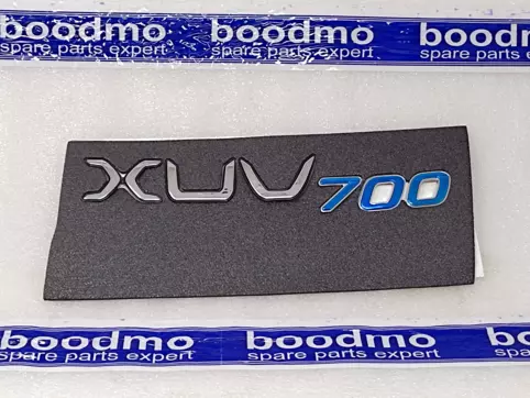 2021 Mahindra XUV700 Spied Undisguised With New Logo!