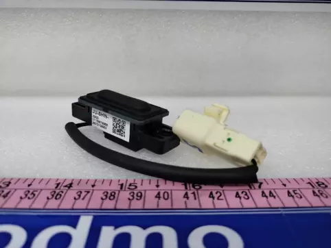 ムク SAR SWITCH ASSYBACK DOOR: MARUTI SUZUKI 37178M79M00 -compatibility