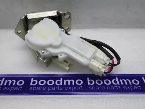 LATCH, BACK DOOR: MARUTI SUZUKI 82510M82P11 -compatibility