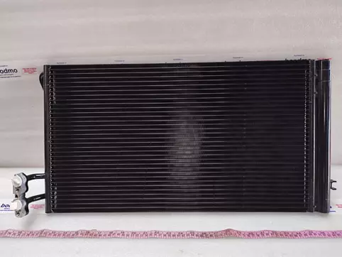 Valeo 814201 - Condensatore Climatizzatore Auto In Alluminio, Larghezza 568mm, Altezza 401mm, Spessore 16mm, Per Refrigerante R134a