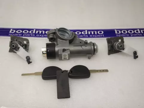KIT IGNITION SWITCH WITHOUT IMMOBILIZER: MAHINDRA S0114A000111N