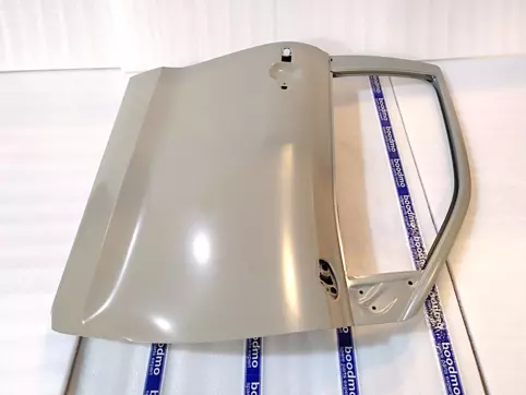 PANEL ASSY, FRONT DOOR RH: MARUTI SUZUKI 68001M68P04