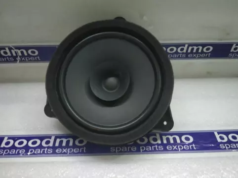 Tata tiago hot sale door speaker size