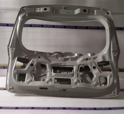 PANEL ASSYBACK DOOR: MARUTI SUZUKI 69100M82P20 -compatibility