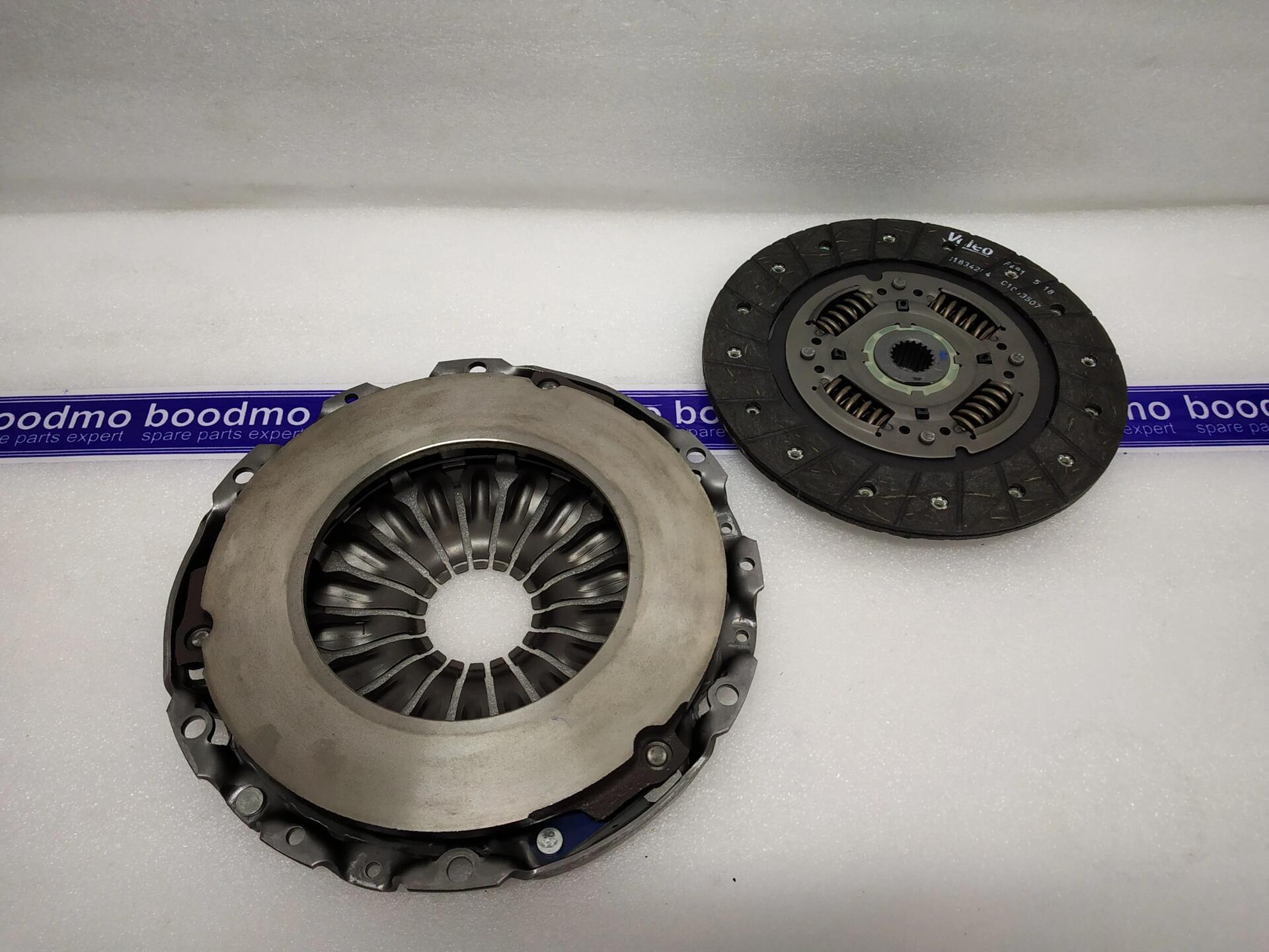 Clutch Kit (Disc+Cover): VALEO 404513 -compatibility, Features, Prices ...