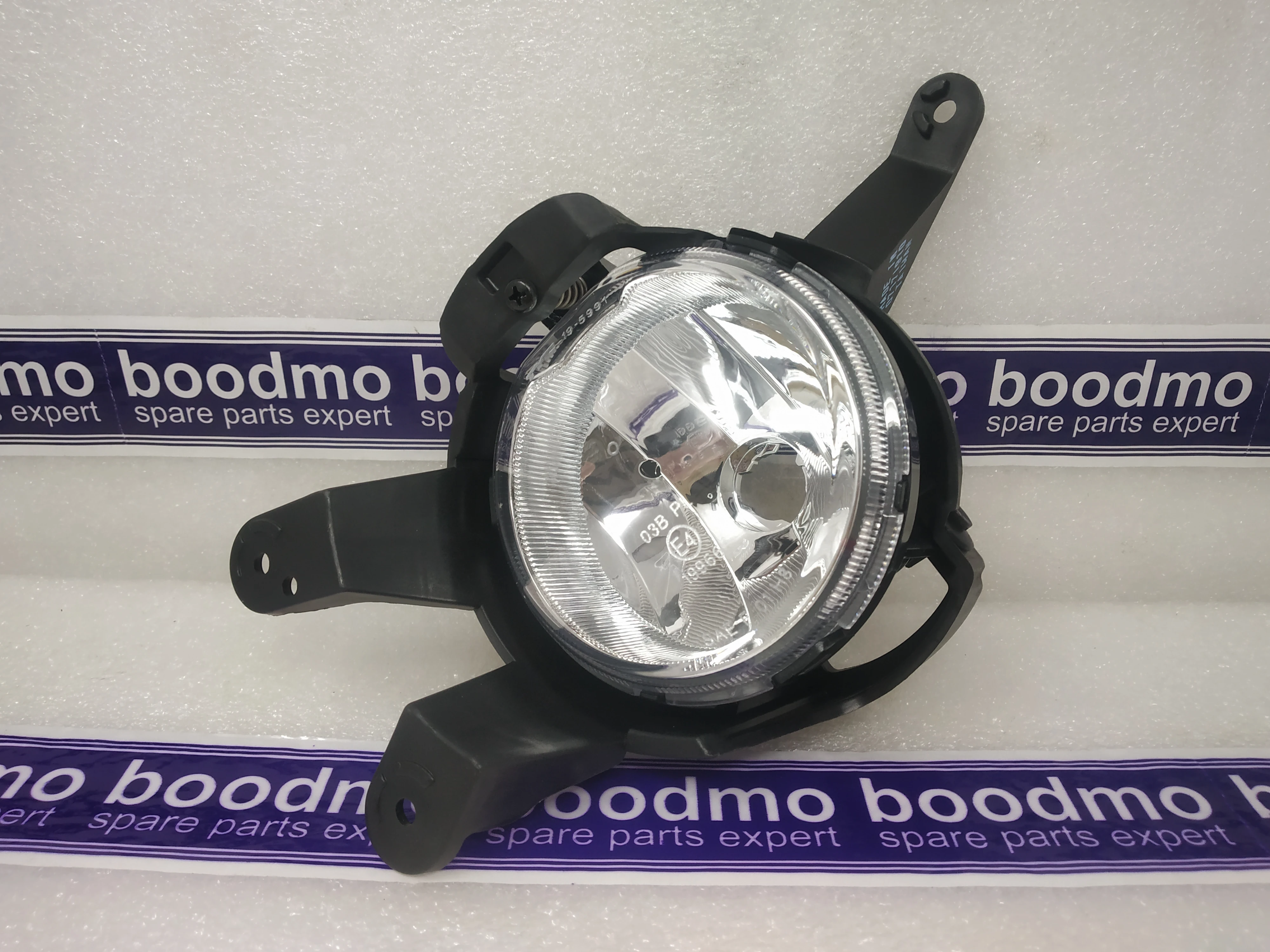 TYC 19-6173-00-1 Replacement Right Fog Lamp for Hyundai Sonata 
