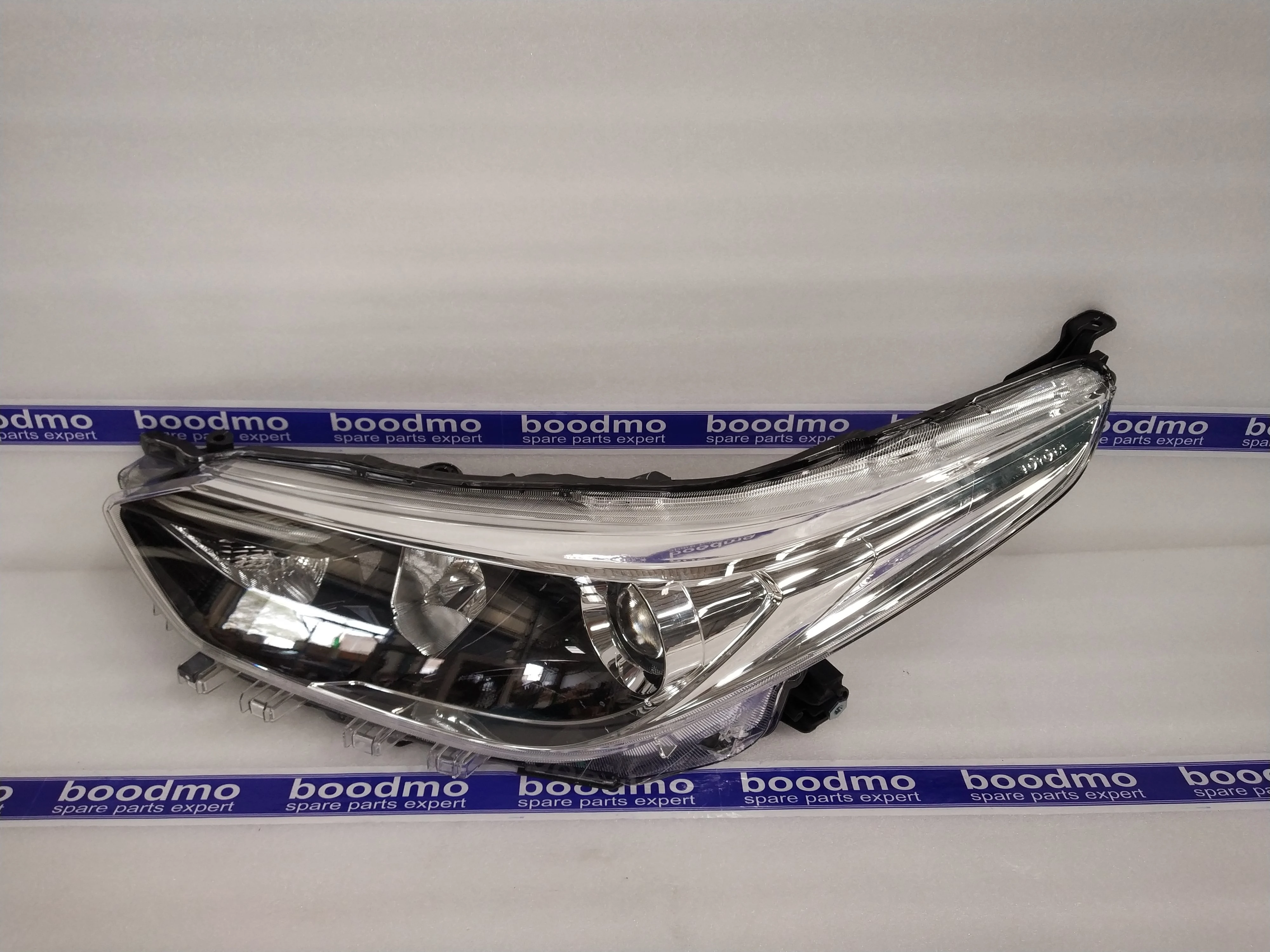 UNIT ASSY, HEADLAMP, LH: Toyota / Lexus 81170-0DG90 -compatibility