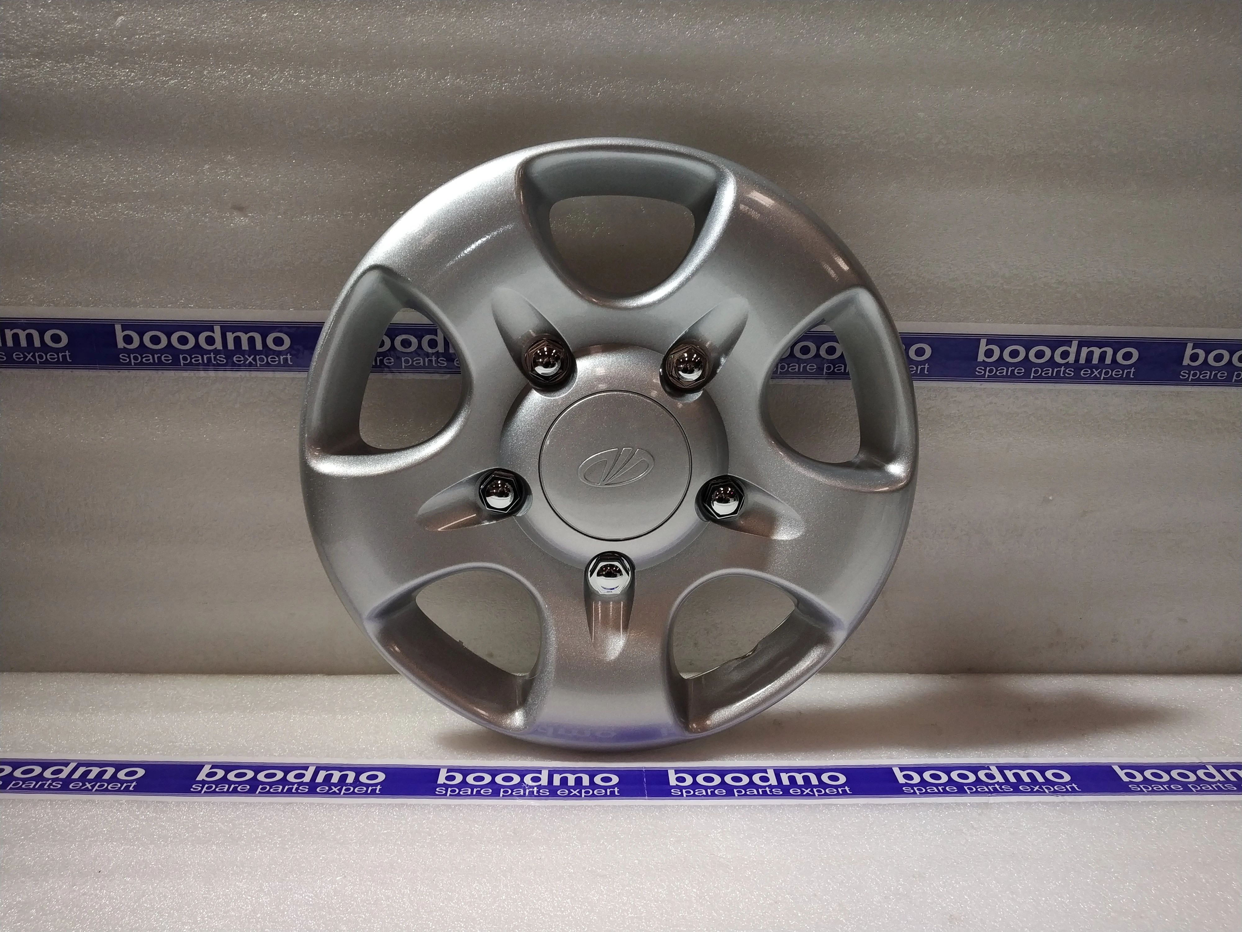 Mahindra wheel shop cap scorpio