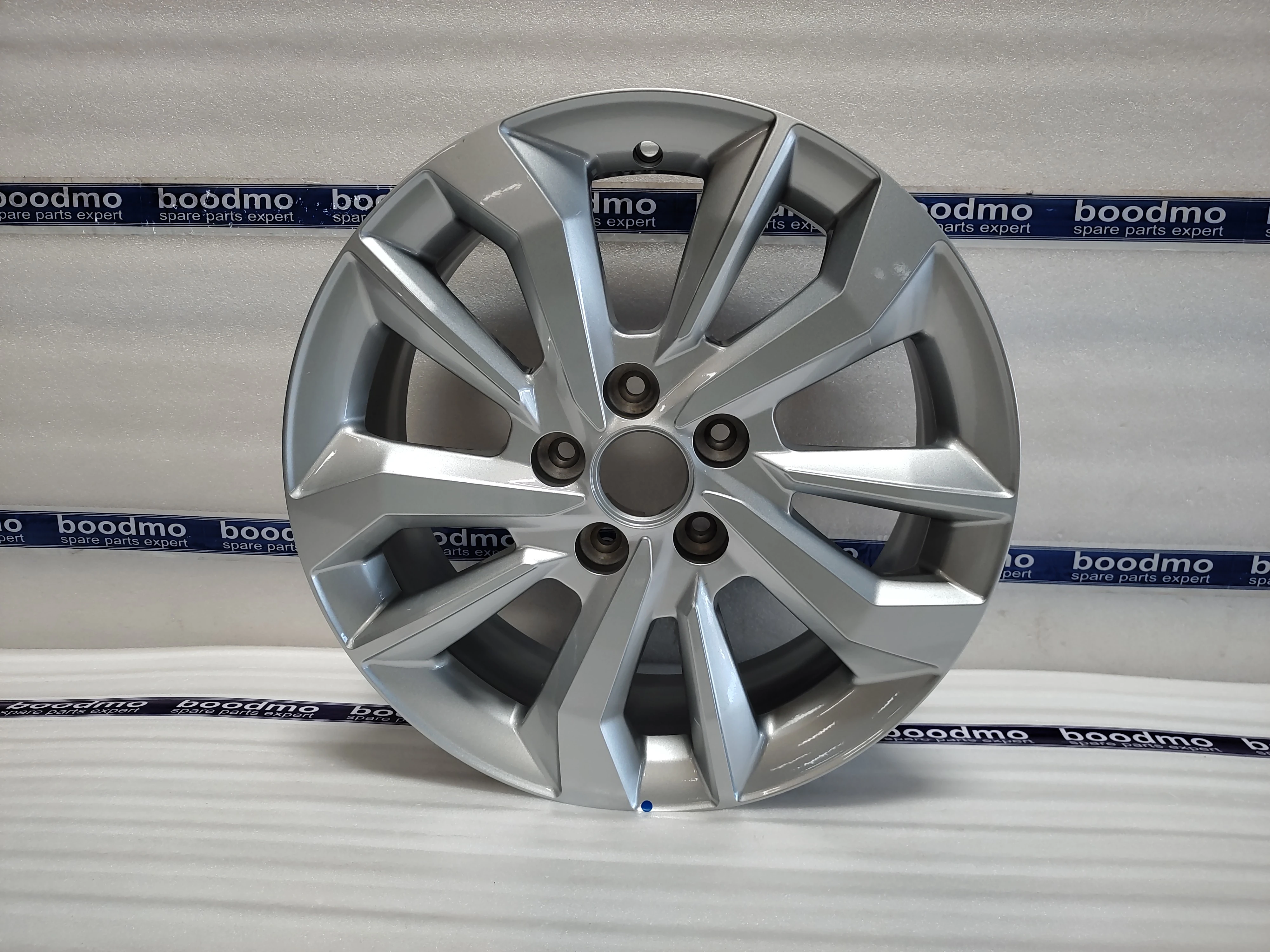 ravrion 15×6.0J+43 PCD 5H×100 YH318 China Discountable price ravrion 15×6.0J+43 PCD 5H×100 YH318 China Discountable price