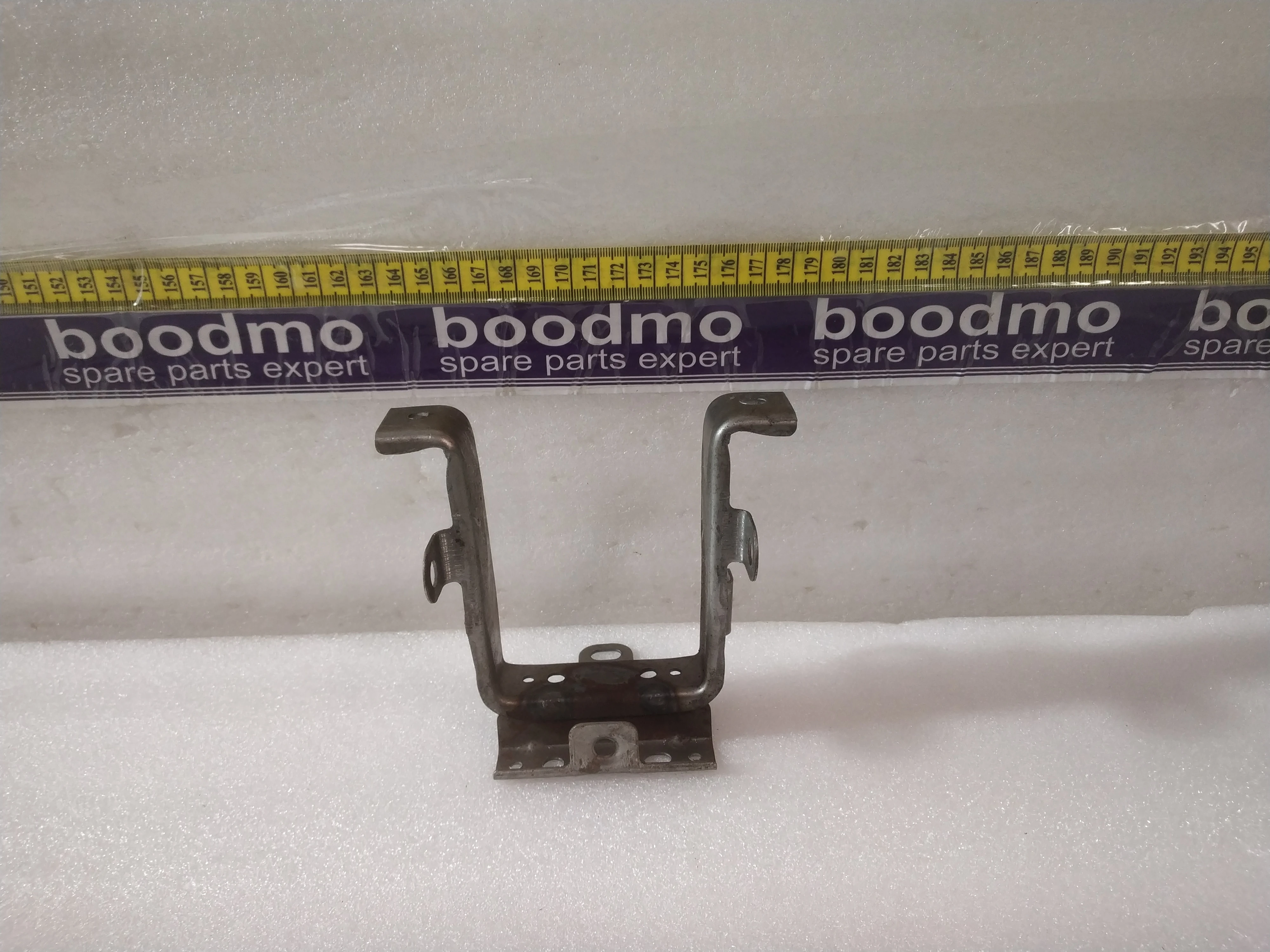 BRACKET, FL CSL BOX CTR: MARUTI SUZUKI 75880M55T00 -compatibility