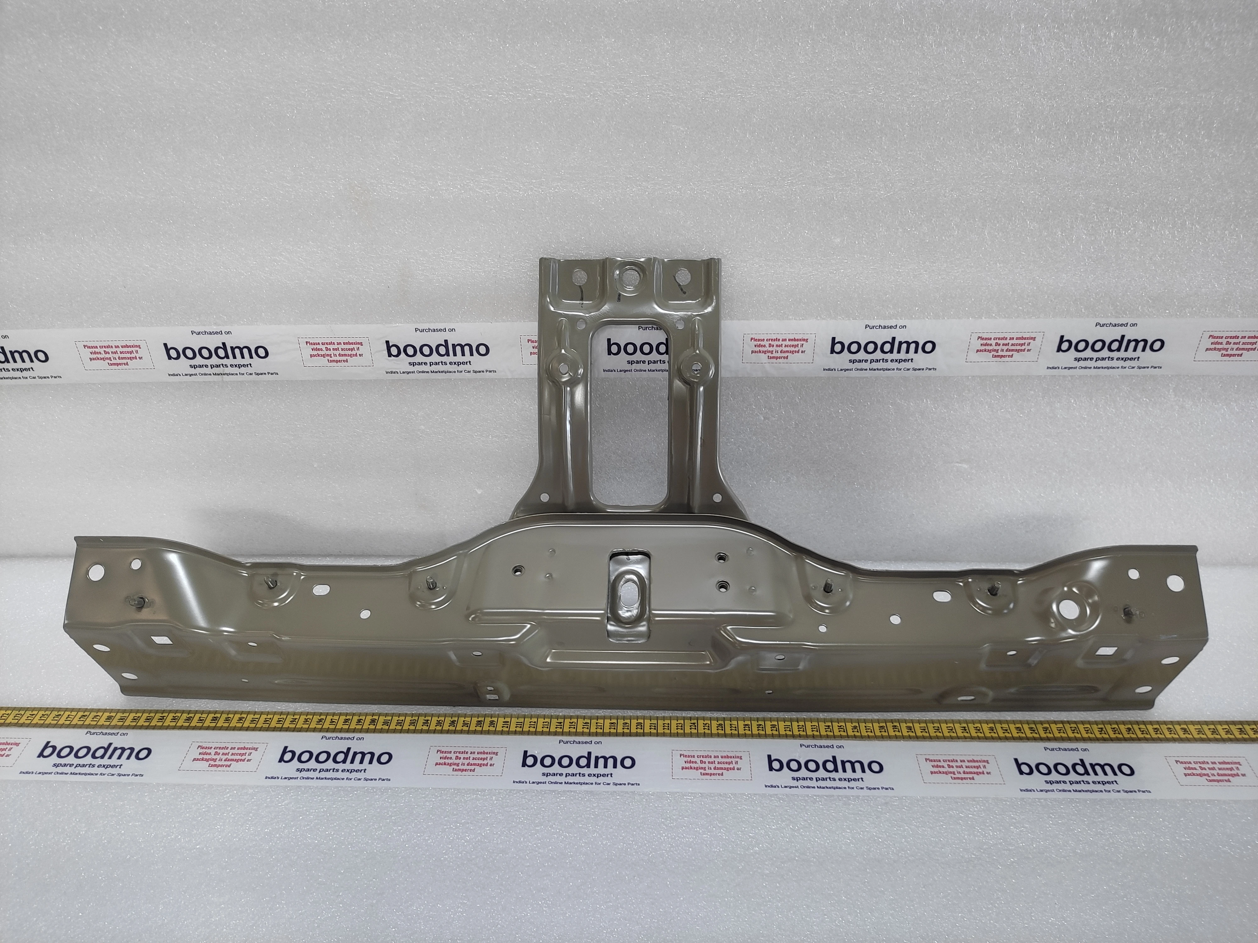 CROSS MEMBER HOOD LATCH ASSY: MAHINDRA 0102AZ100670NA