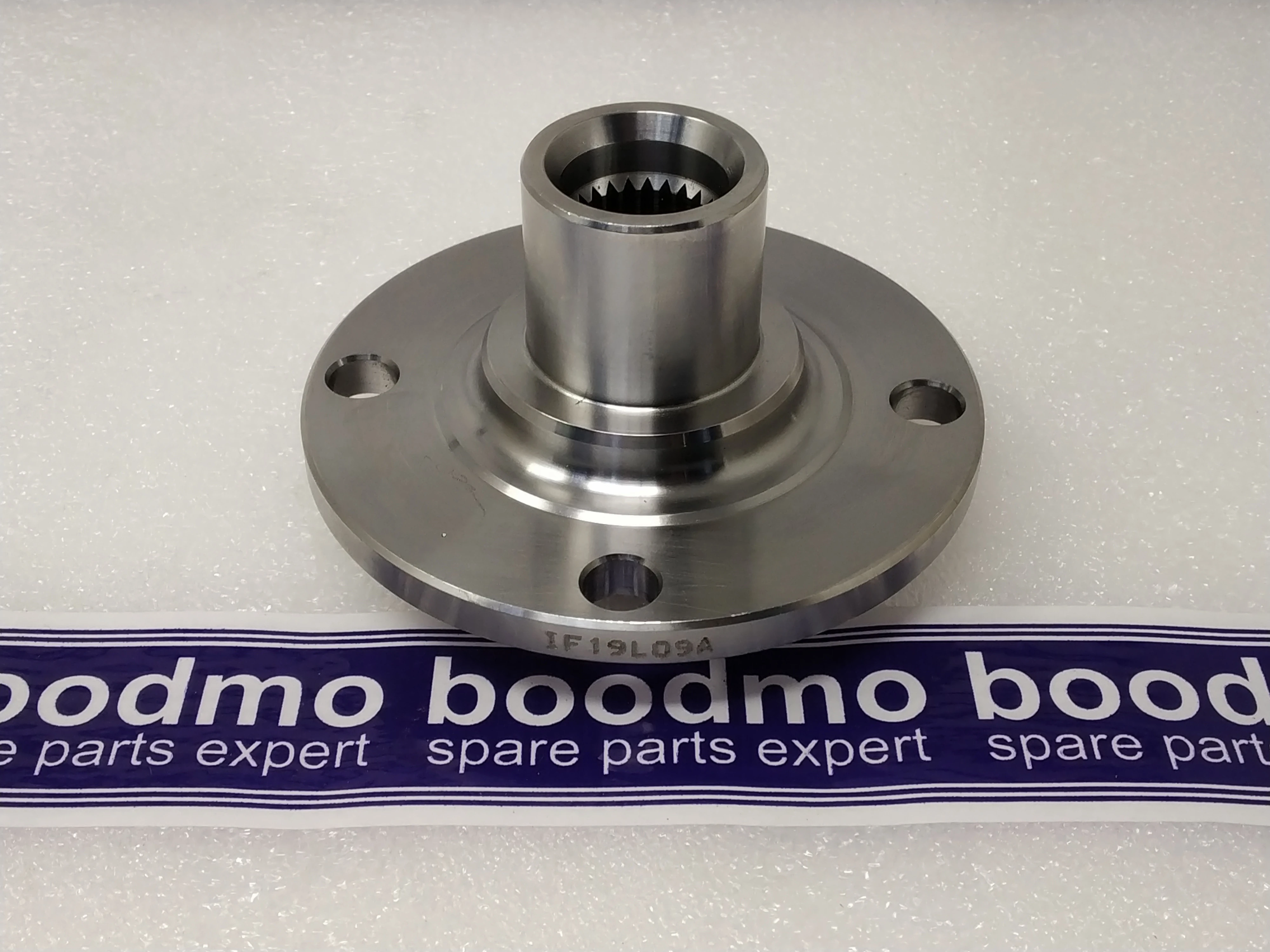 HUB, FRONT WHEEL: MARUTI SUZUKI 43421M60GA1 -compatibility
