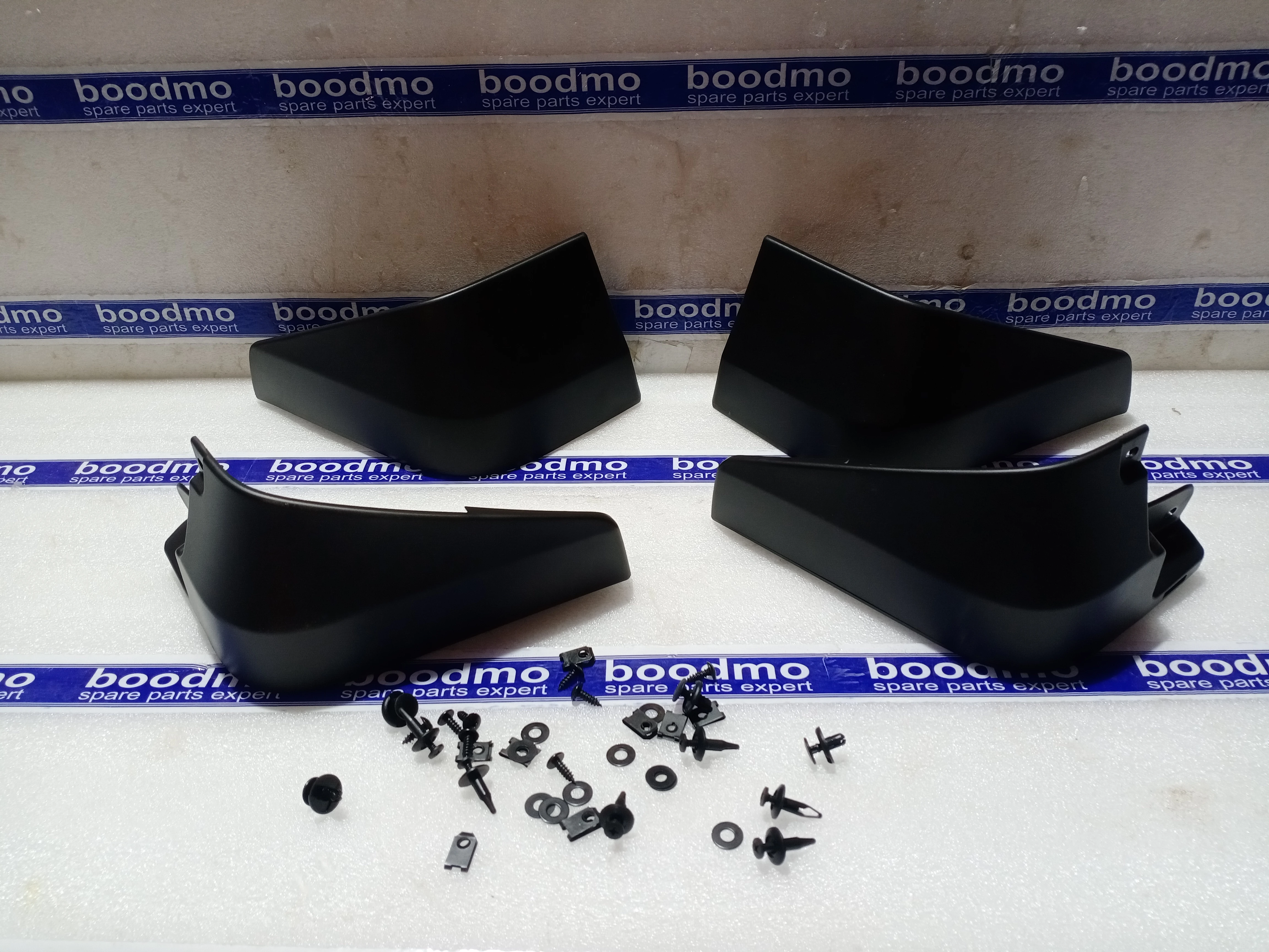 MUDFLAP SET (BLACK): MARUTI SUZUKI 72201M82P00 -compatibility