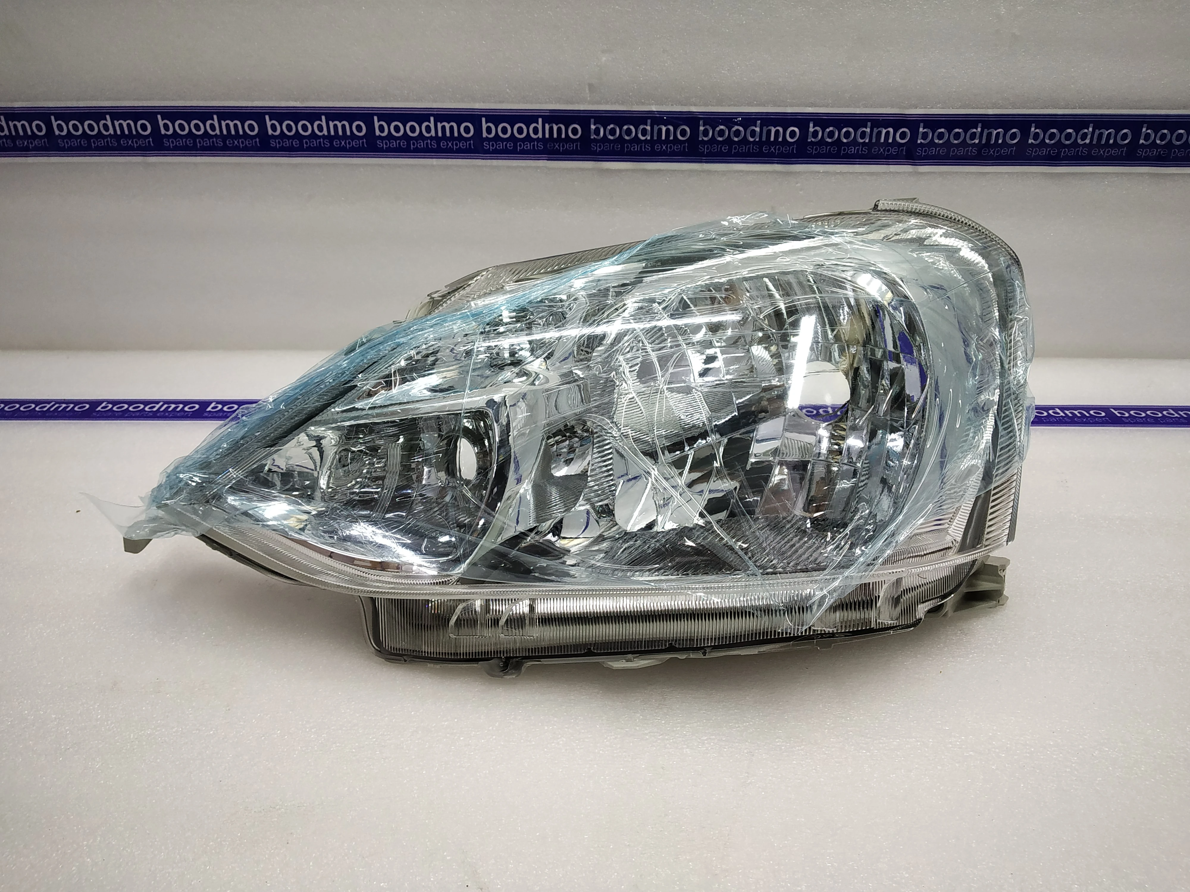 UNIT ASSY, HEADLAMP, LH: Toyota / Lexus 81170-0D421 -compatibility