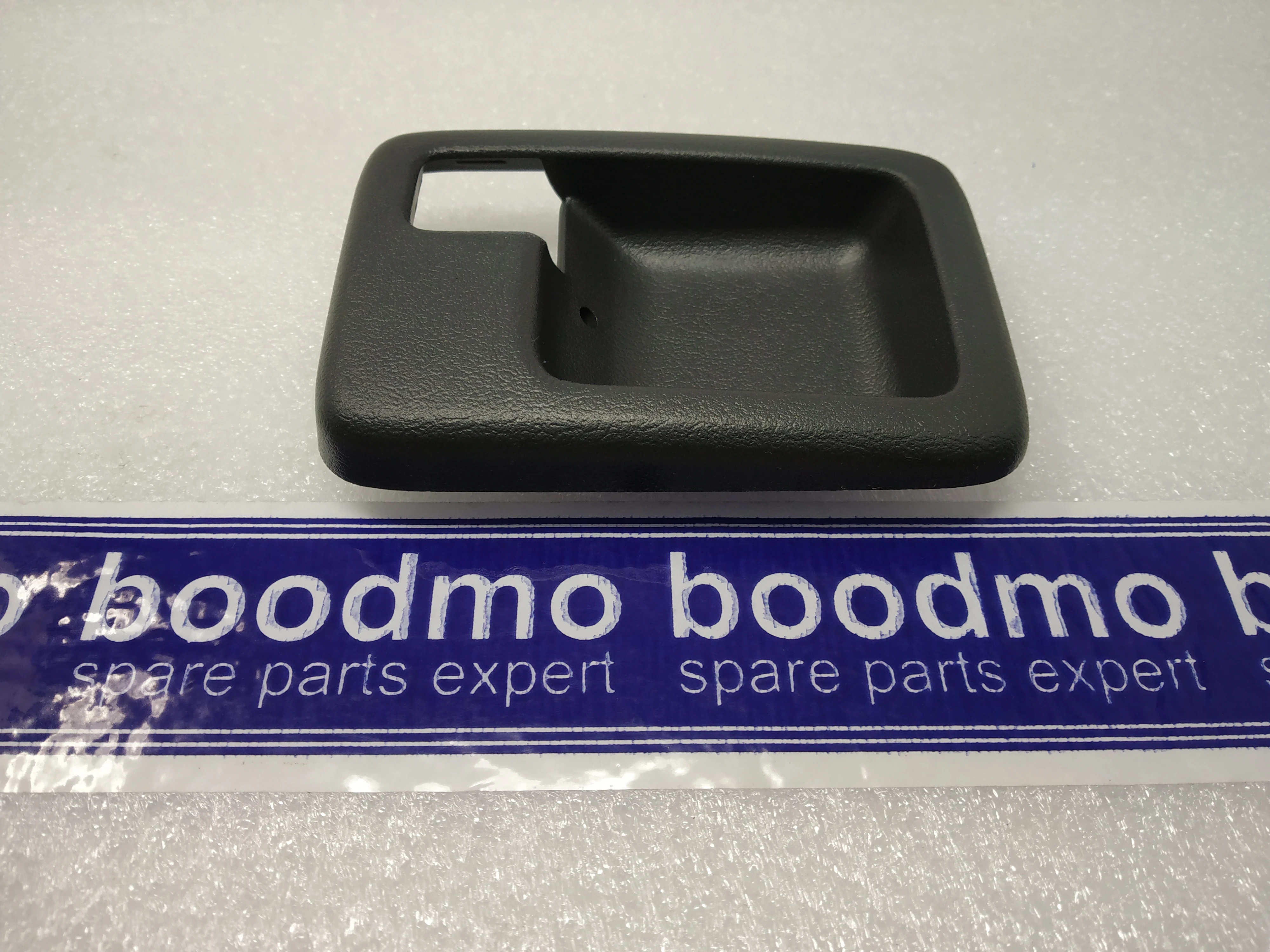 BEZEL DOOR INSIDE HANDLE: MARUTI SUZUKI 82981M84400-P4Z