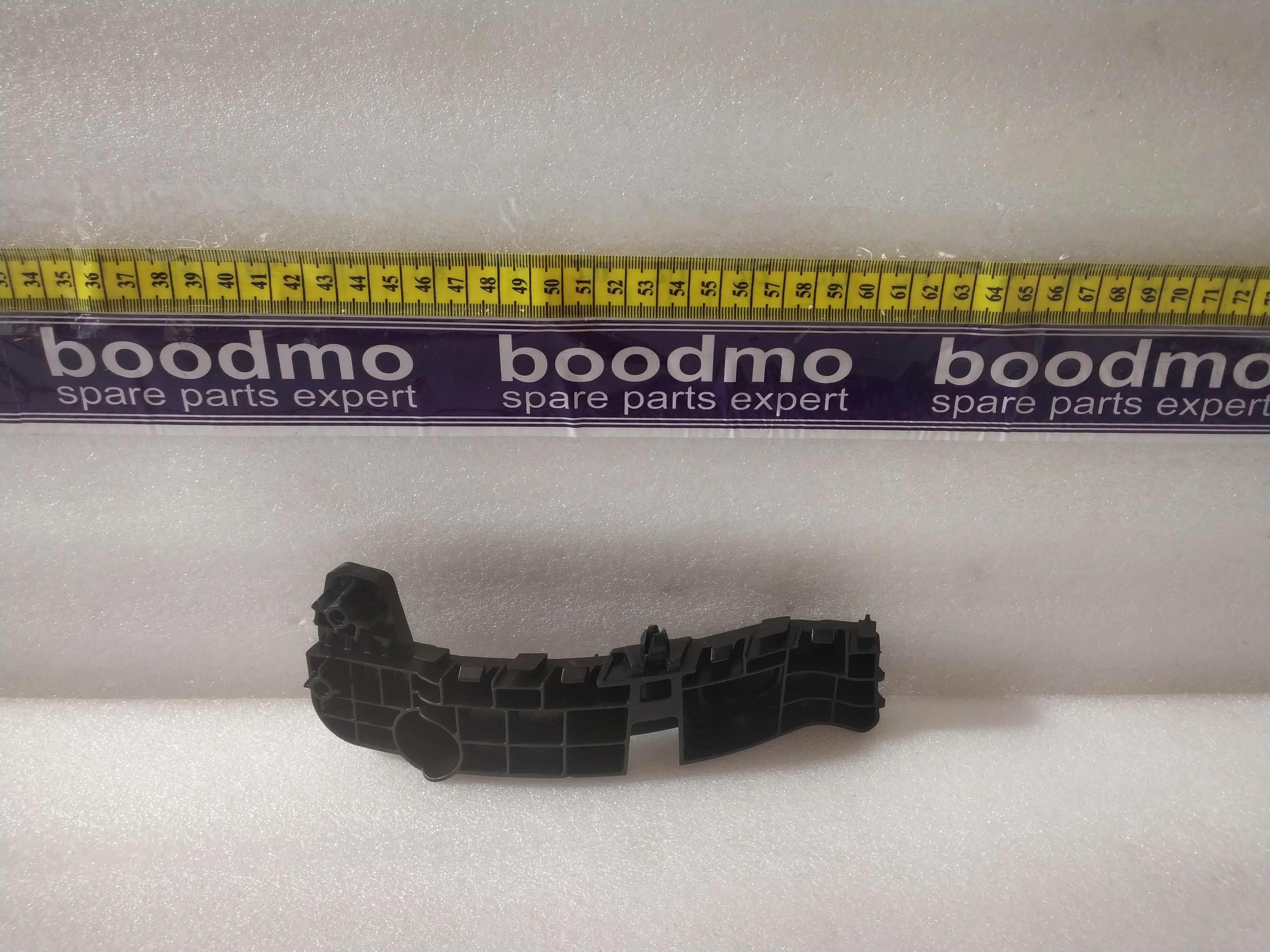 HOLDER,FR BUMPER SIDE,R: MARUTI SUZUKI 71731M74T00 -compatibility