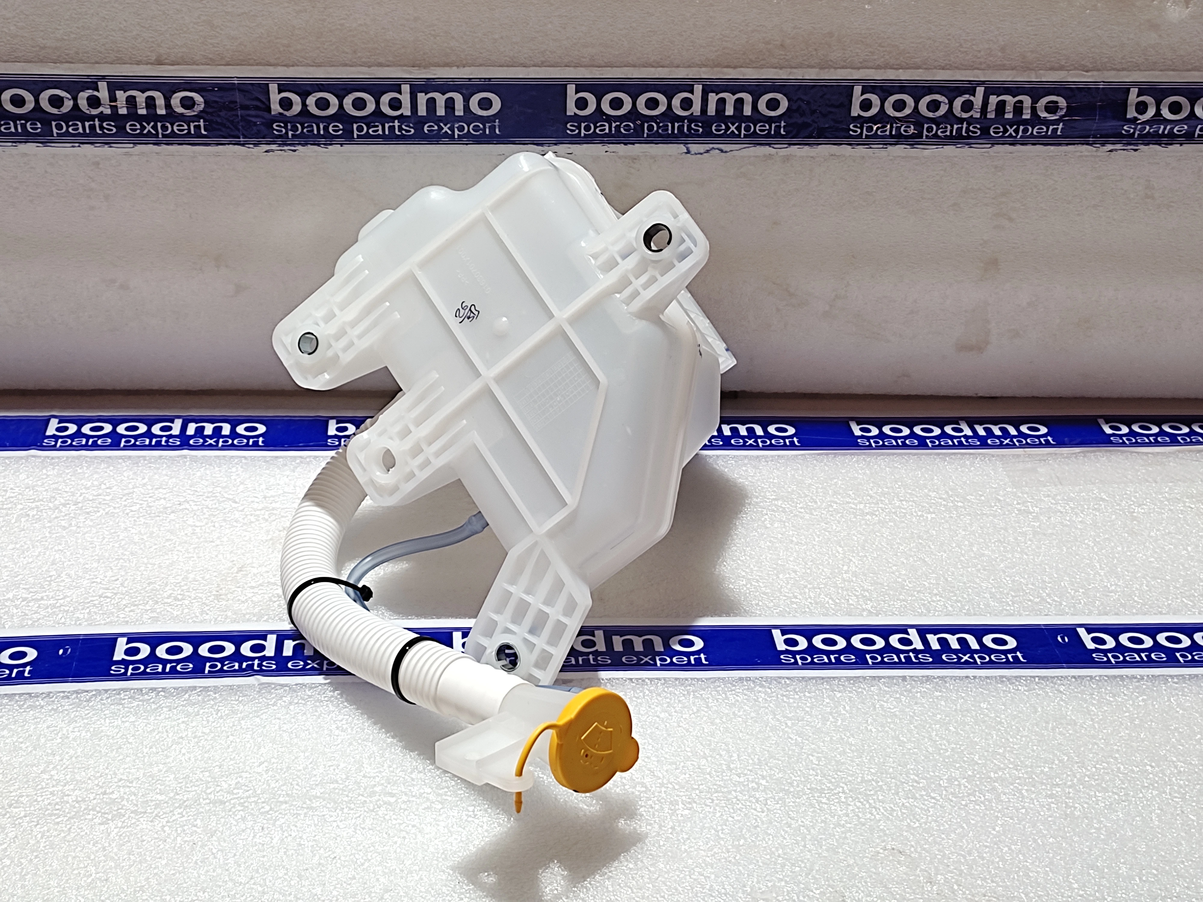 1.7あー WINDSHIELD WASHER BOTTLE ASSY: TATA 542482400171 -compatibility