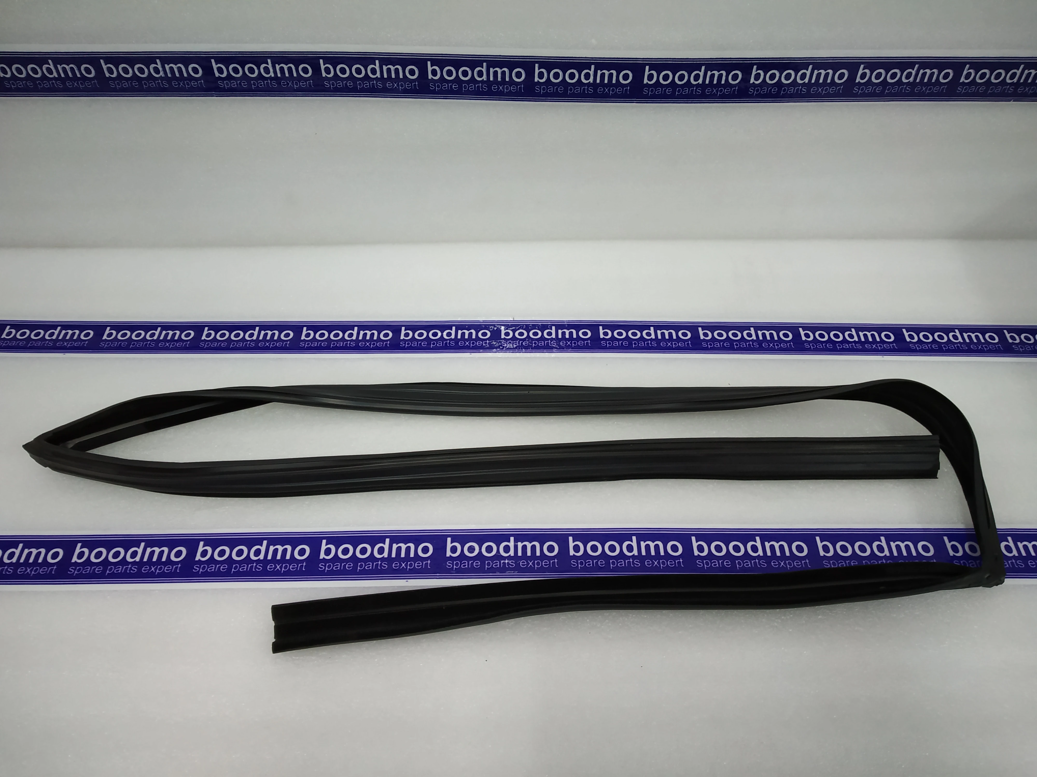 RUN, FRONT DOOR GLASS RH: MARUTI SUZUKI 83661M59K00 -compatibility