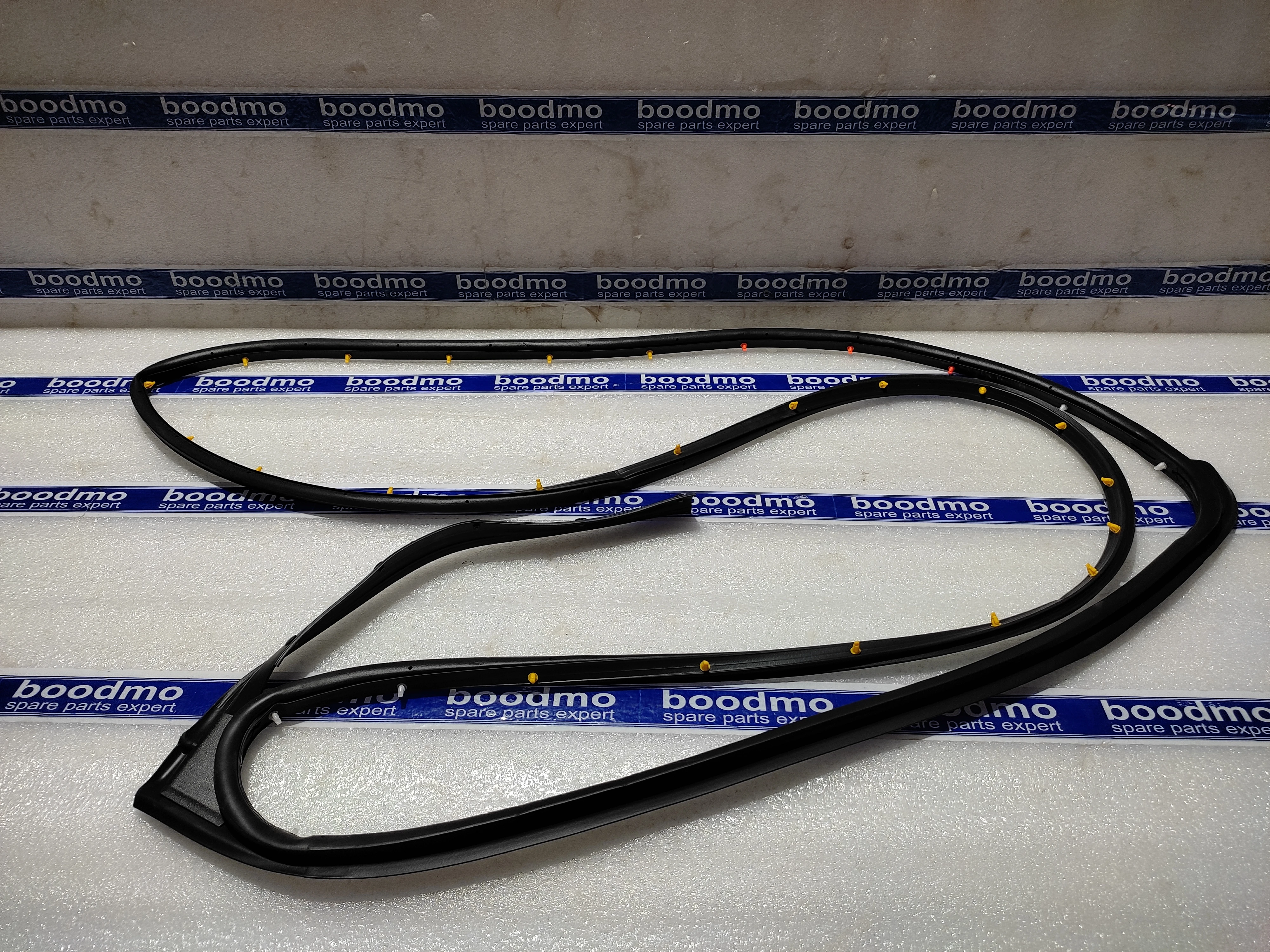 WEATHERSTRIP, REAR DOOR OPNG LH: MARUTI SUZUKI 84671M72R00