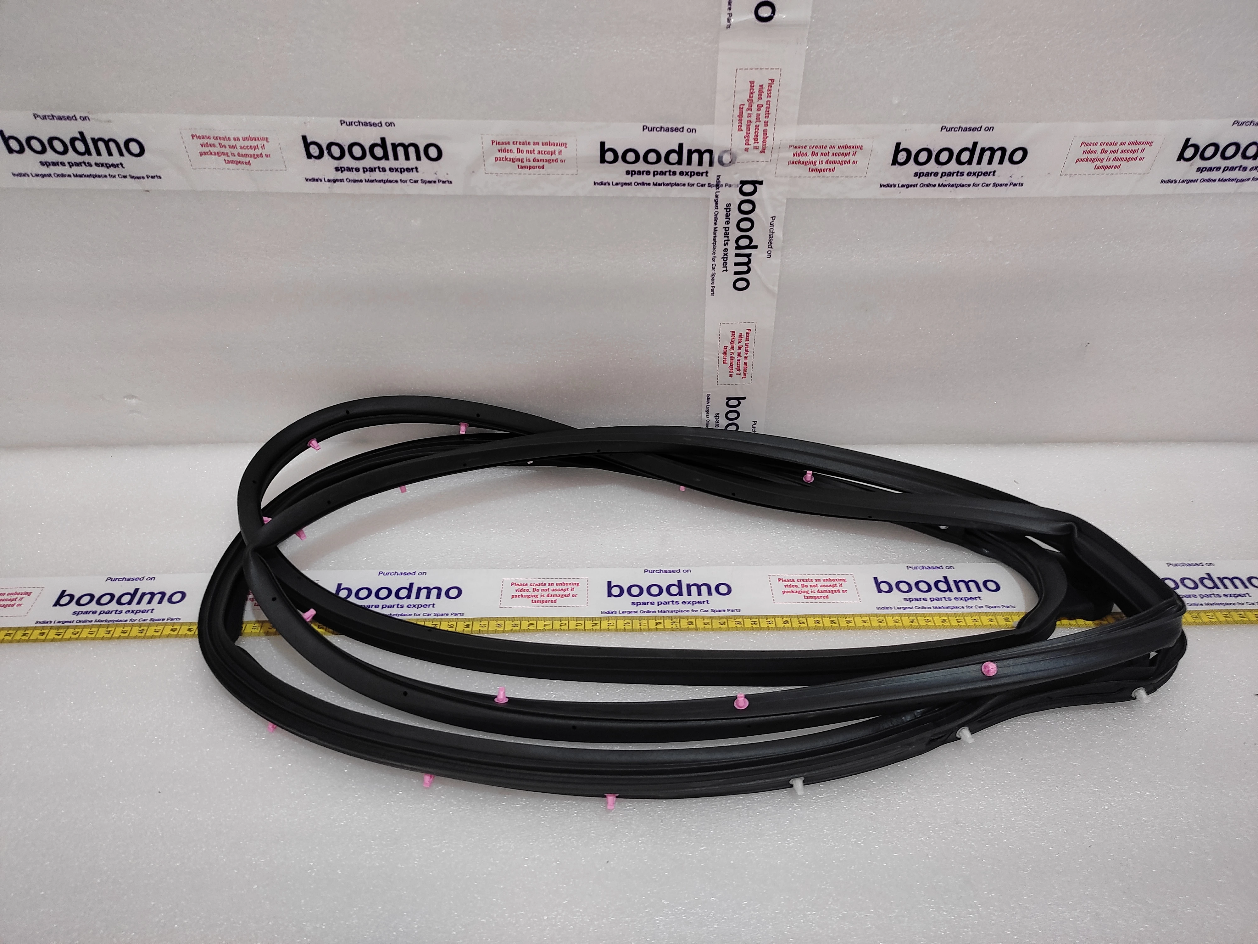 WEATHERSTRIP, FRONT DOOR OPNG RH: MARUTI SUZUKI 84641M69R00