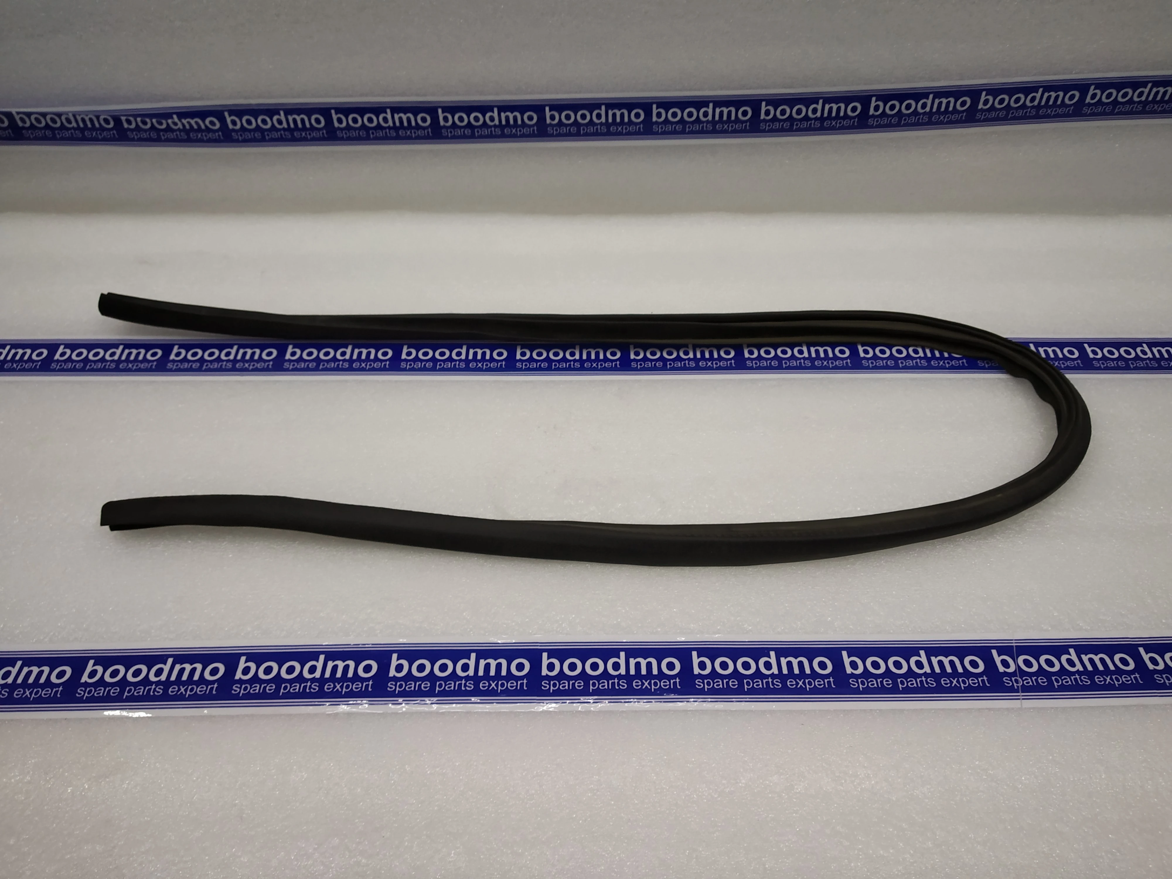 TRIM, REAR DOOR OPENING: MARUTI SUZUKI 76295M68K00 -compatibility