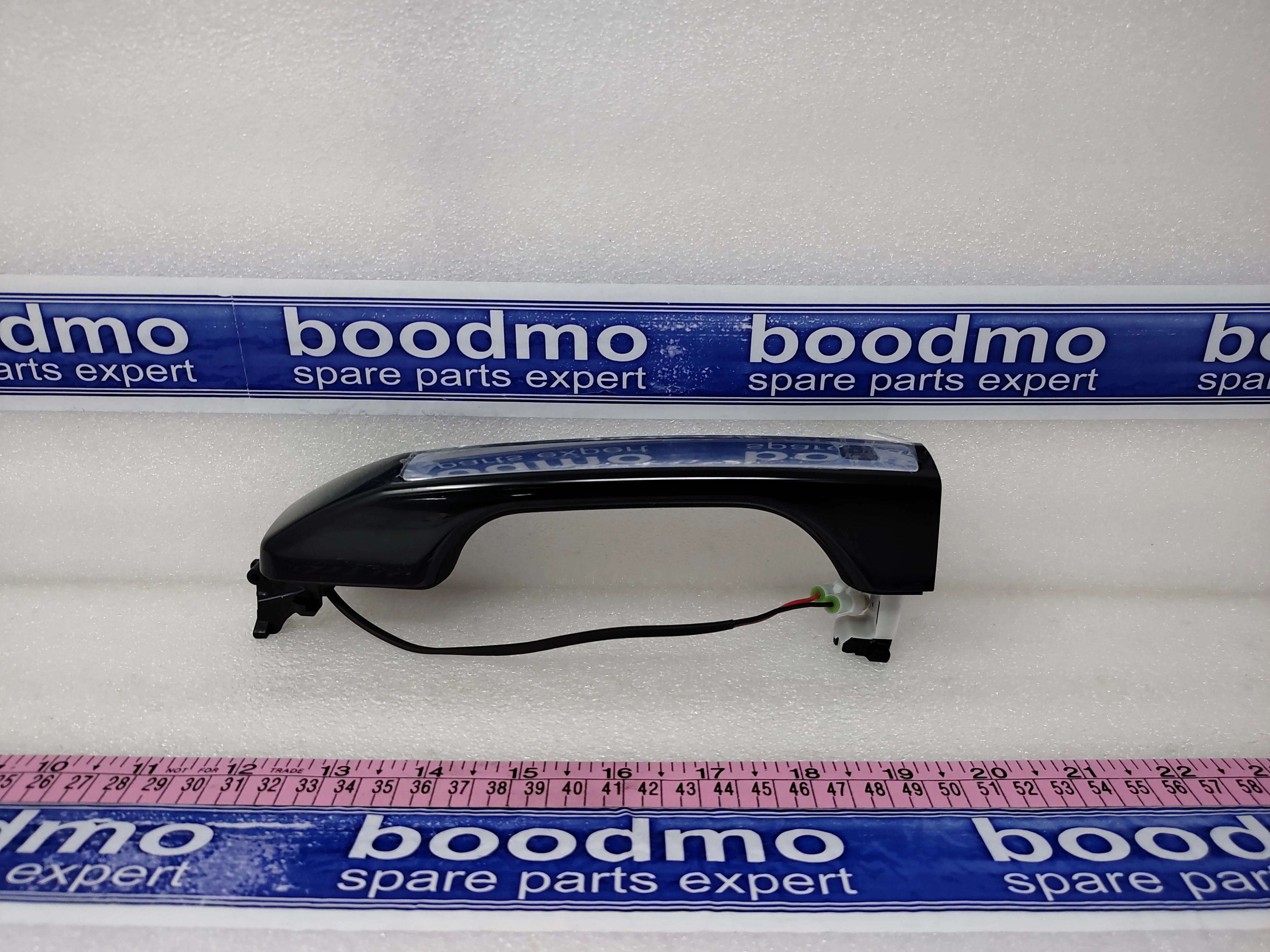 GRIPPER HANDLE ASSY DR OTR LH CR: MAHINDRA 0114DZ100961N