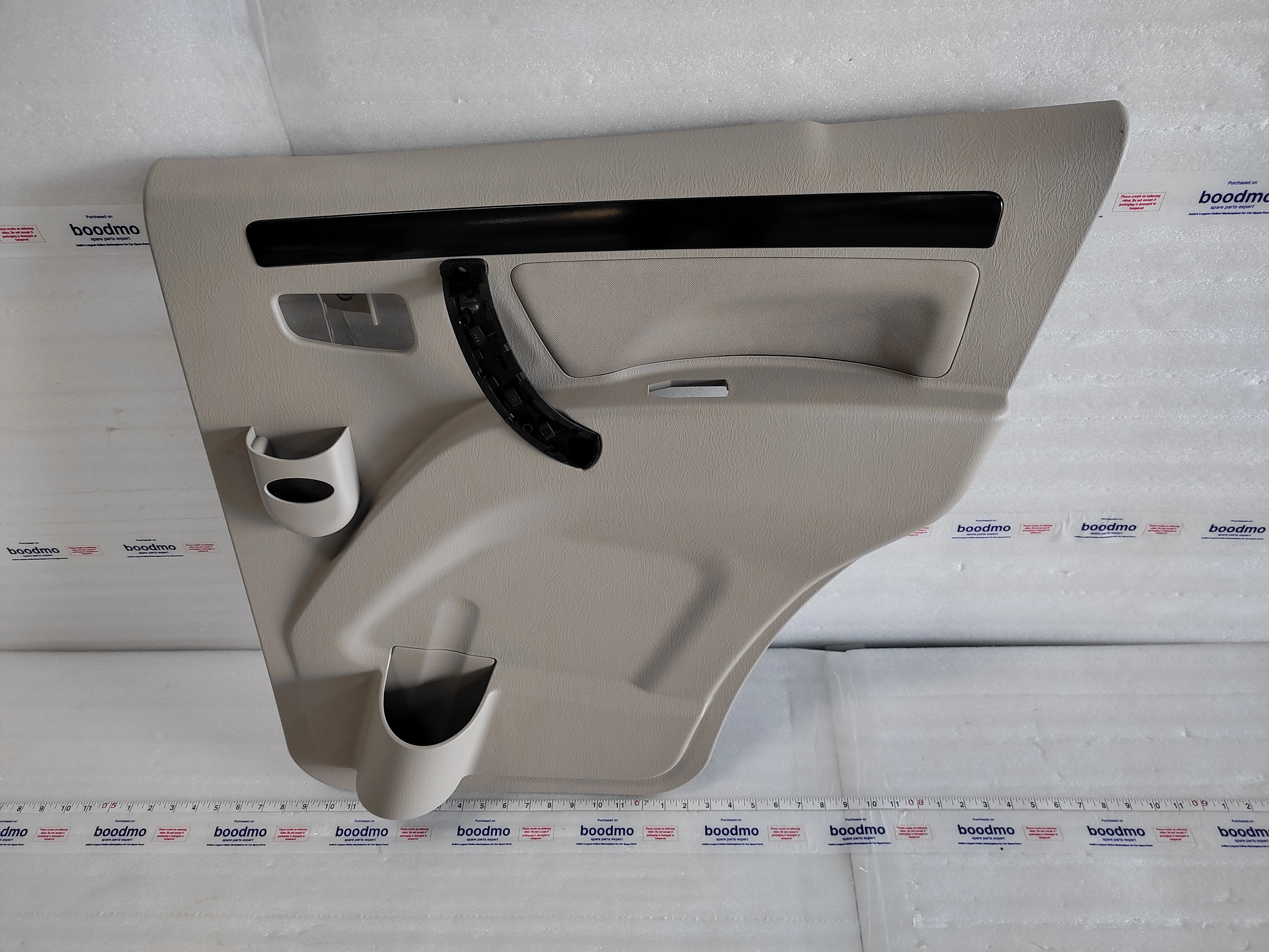 TRIM ASSY RR DR RH - BEIGE: MAHINDRA 0105FAG01371Z -compatibility