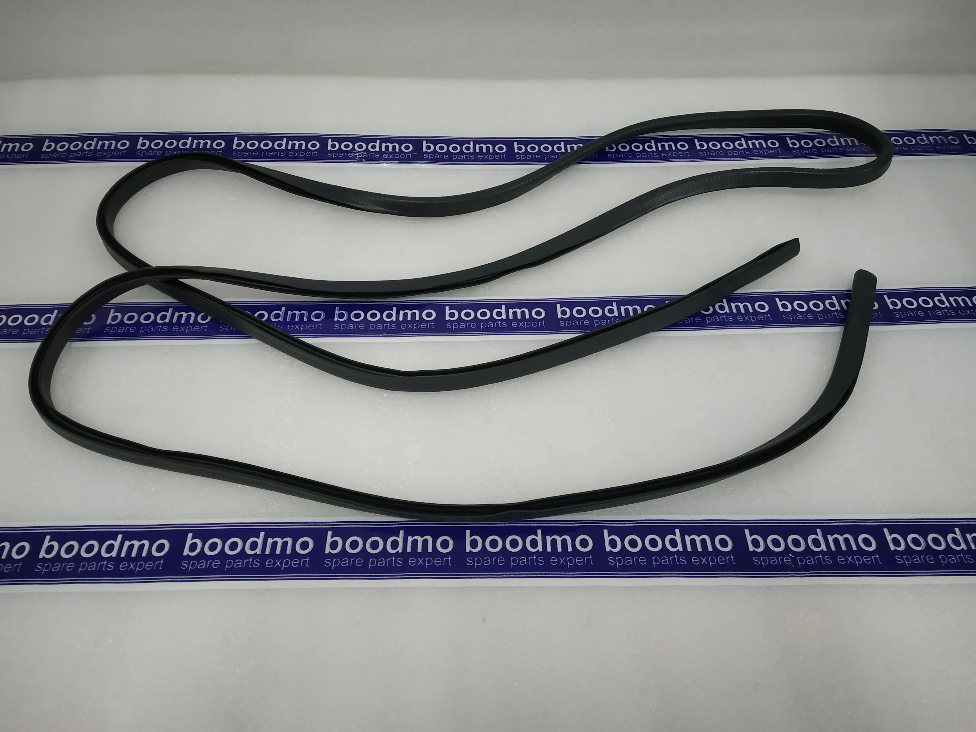 TRIM,REAR DOOR OPENING: MARUTI SUZUKI 76262M84400-5EE