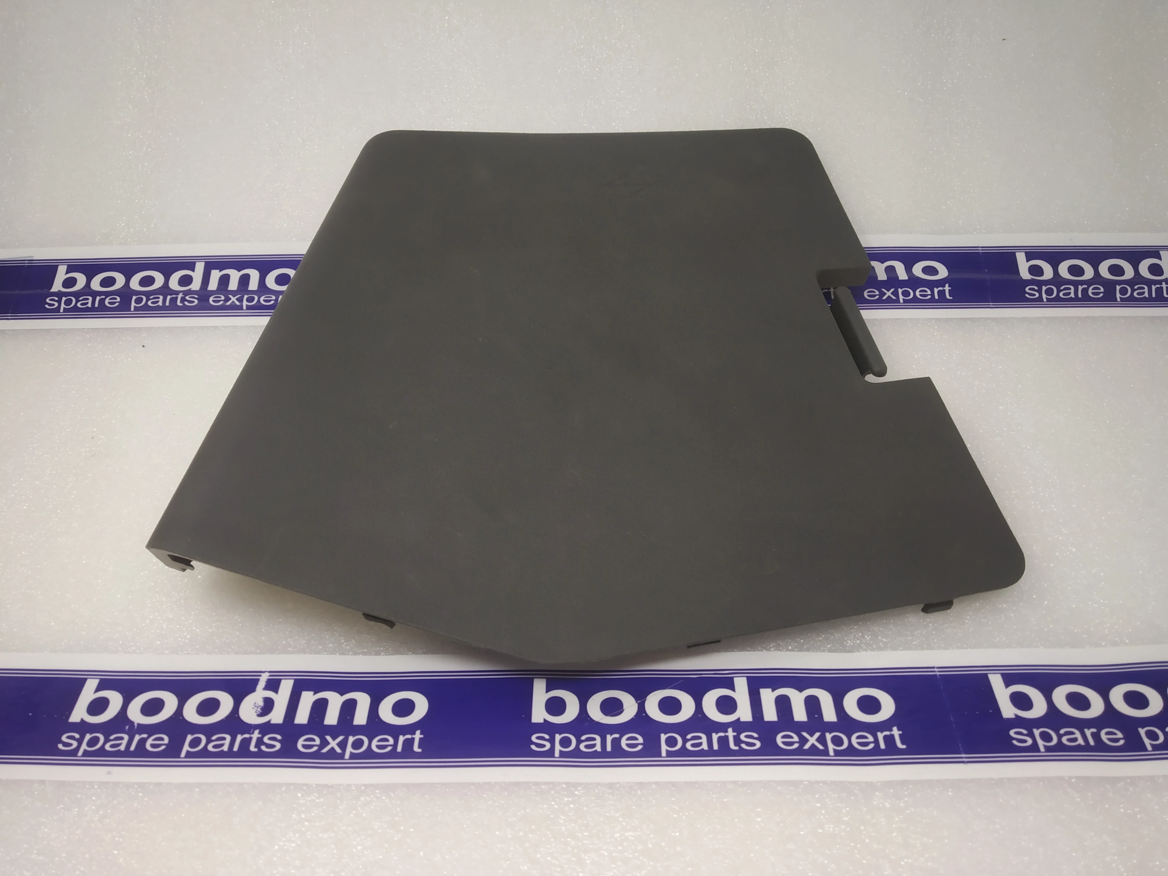 LID, RR QUARTER TRIM (GRAY): MARUTI SUZUKI 76275M68K00-P4Z