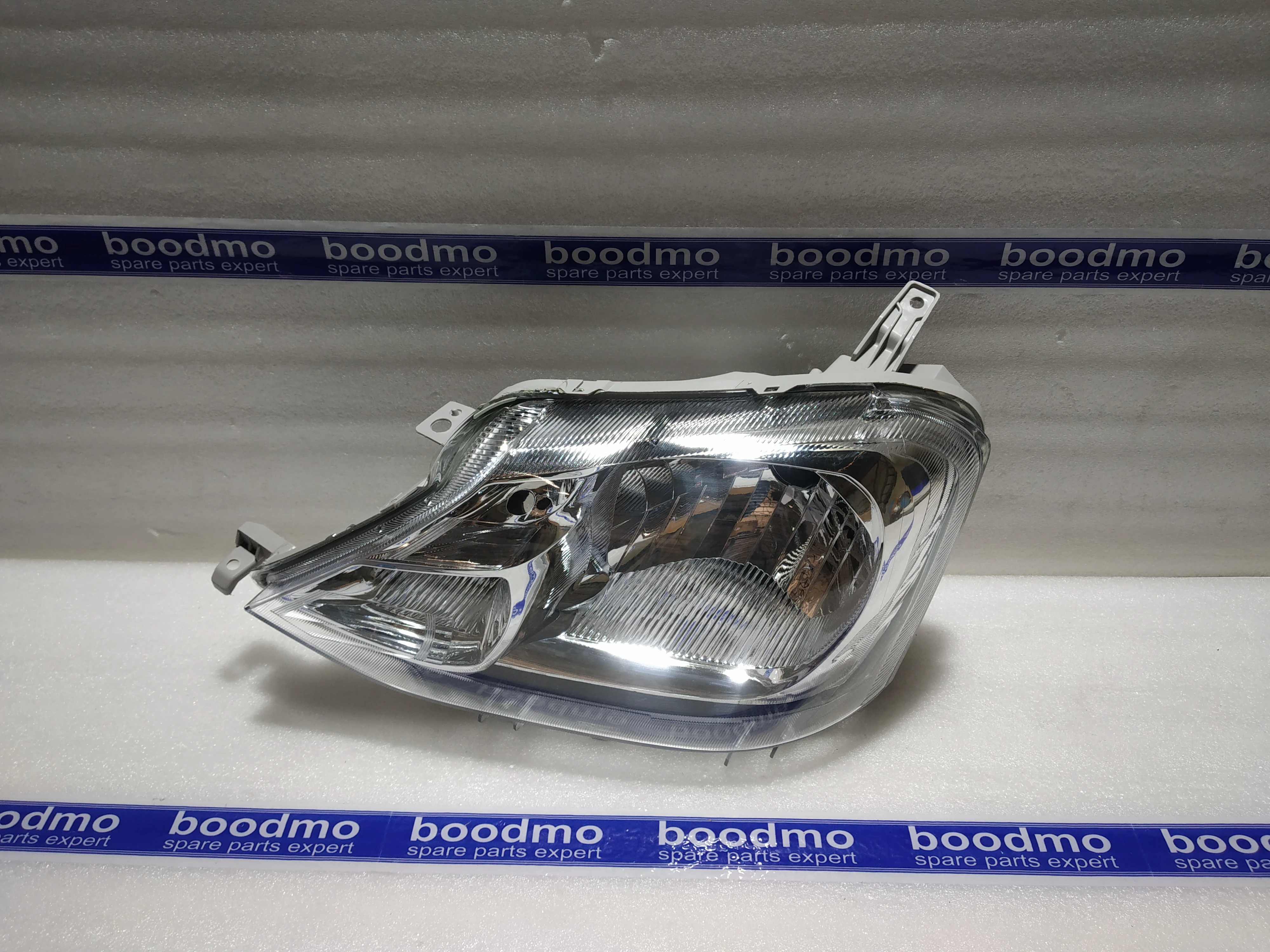 Uno Minda HL-5564M Head Light Assembly For Toyota Etios and Etios