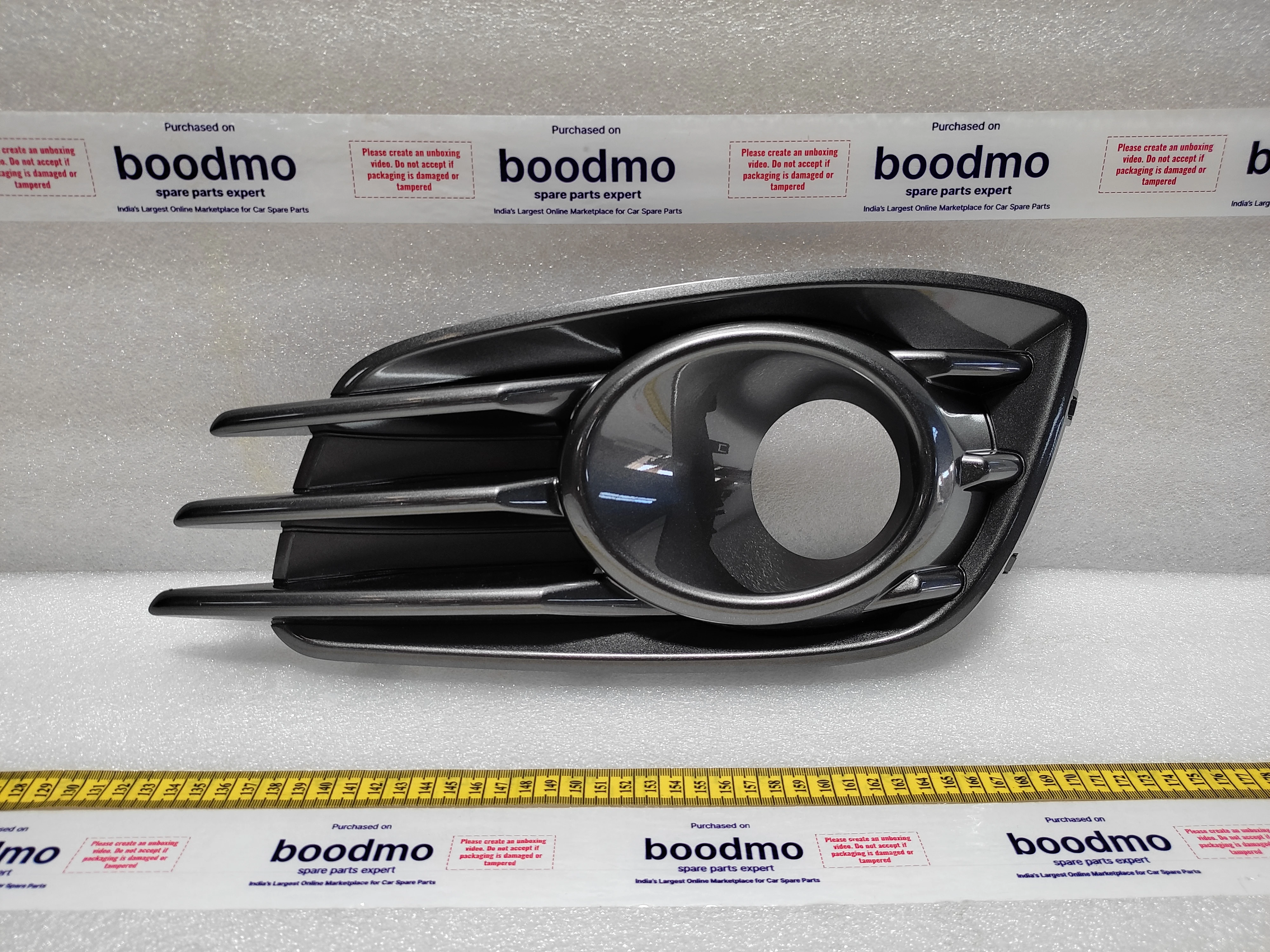 BEZELFRONT FOG LAMPL(GRAY): MARUTI SUZUKI 71761-70L00-ZSC