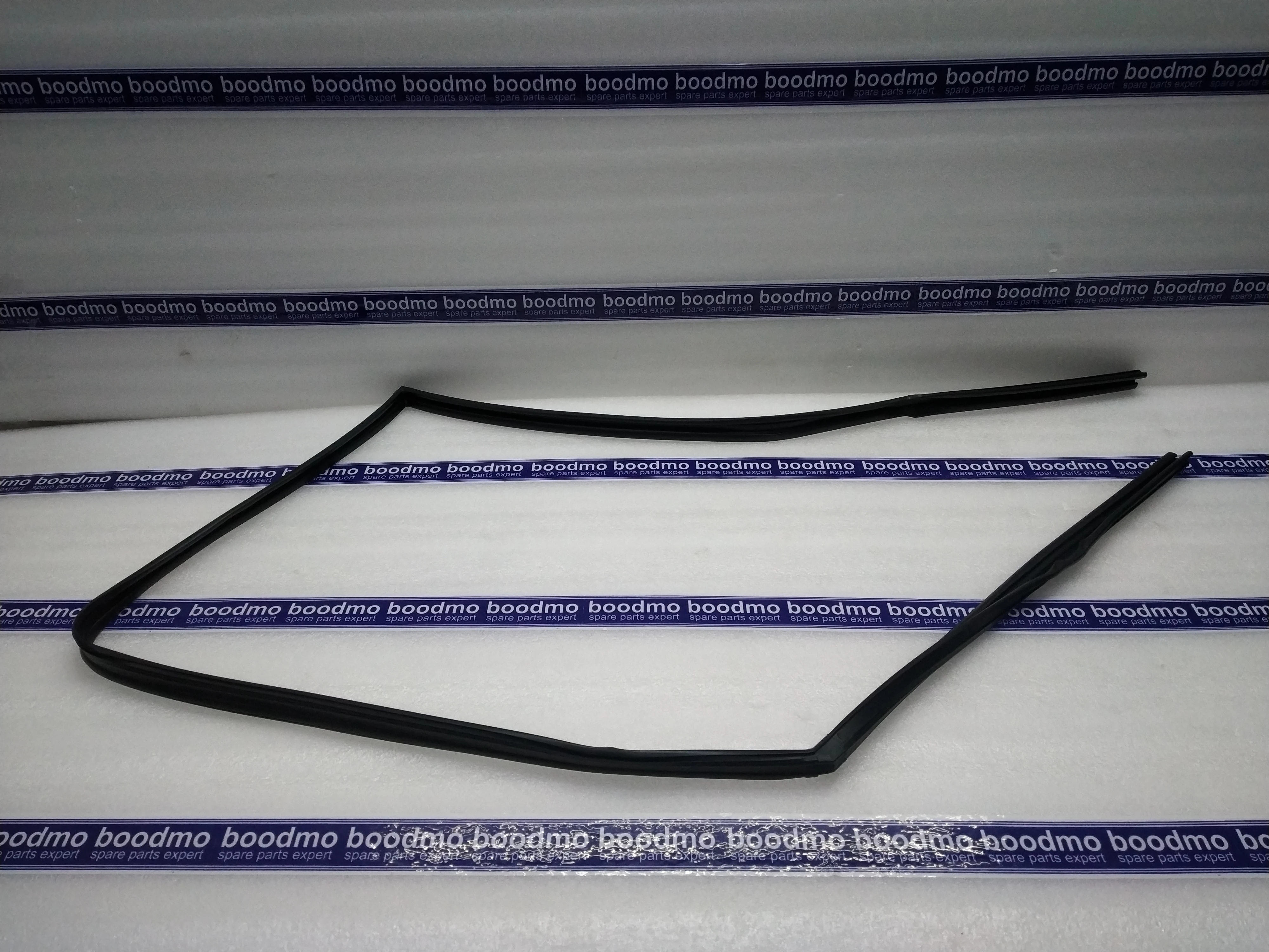 RUN FRONT DOOR GLASS LH: MARUTI SUZUKI 83665-50E00 -compatibility