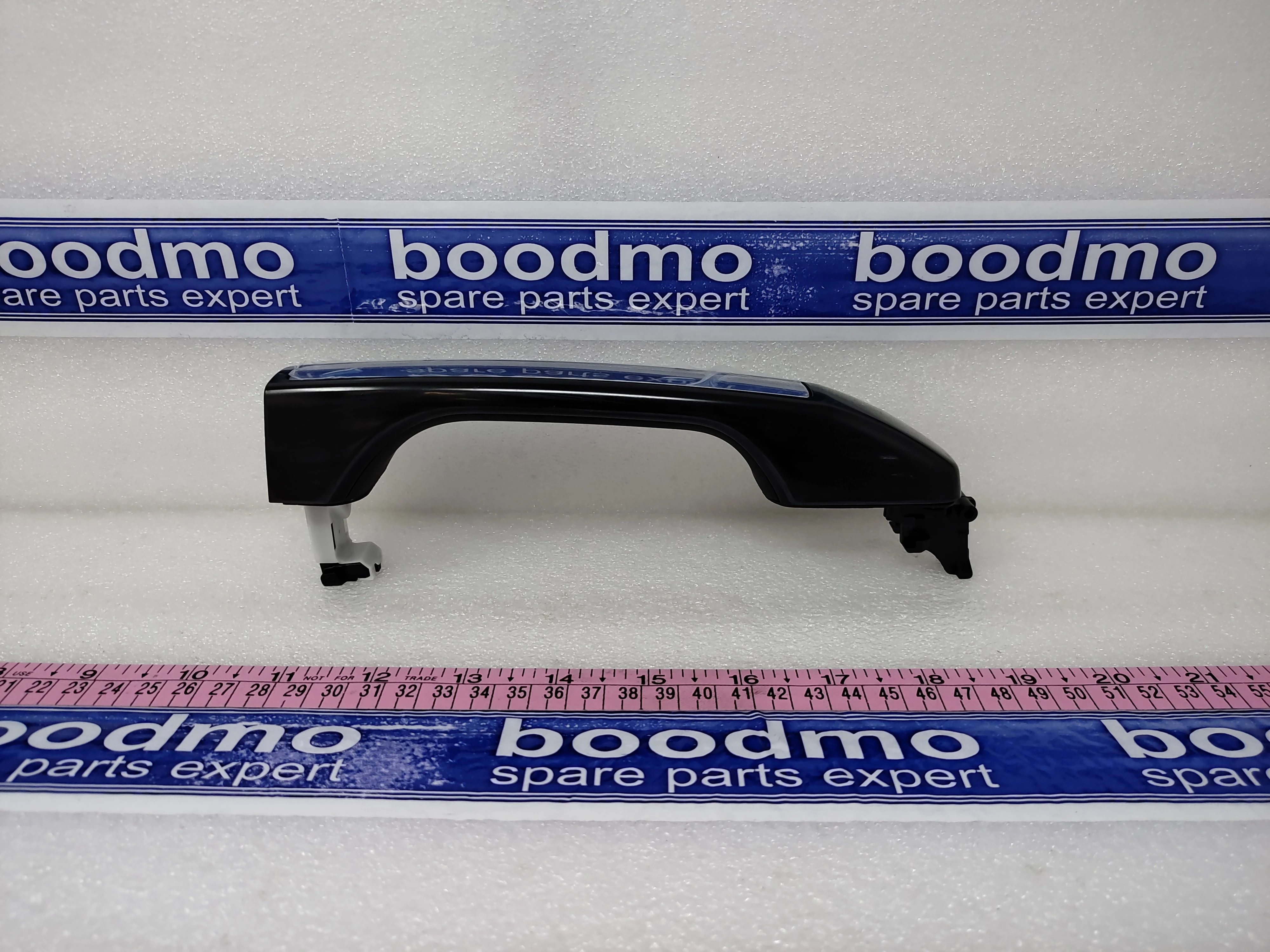 GRIPPER HANDLE DOOR OTR LH CHROME: MAHINDRA 0114DZ101081N