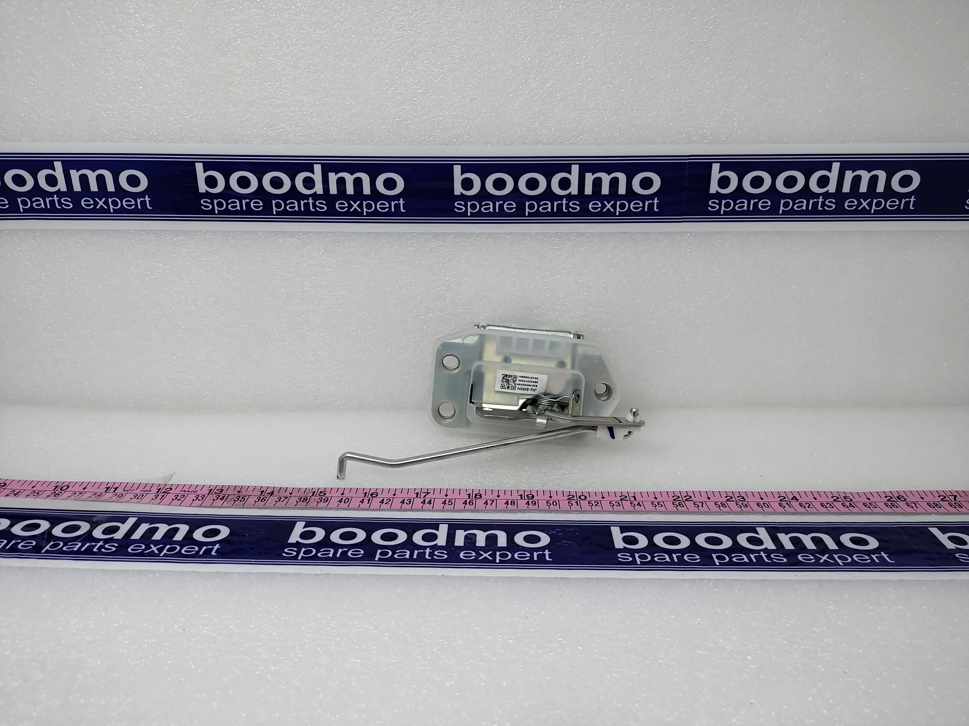よー LATCH ASSY, BACK DOOR: MARUTI SUZUKI 82510M62S00 -compatibility