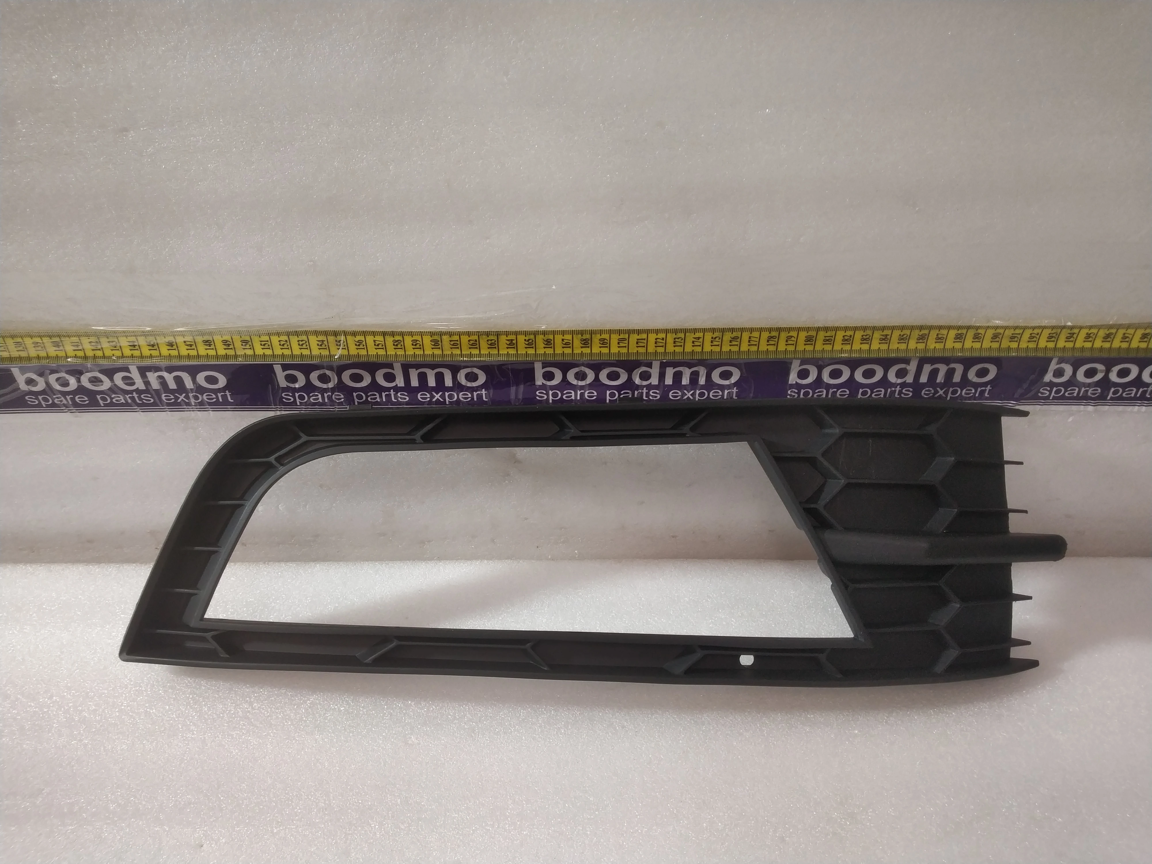 Fog Lamp Cover Right: Accurate SKDOC2FLCRWH -compatibility