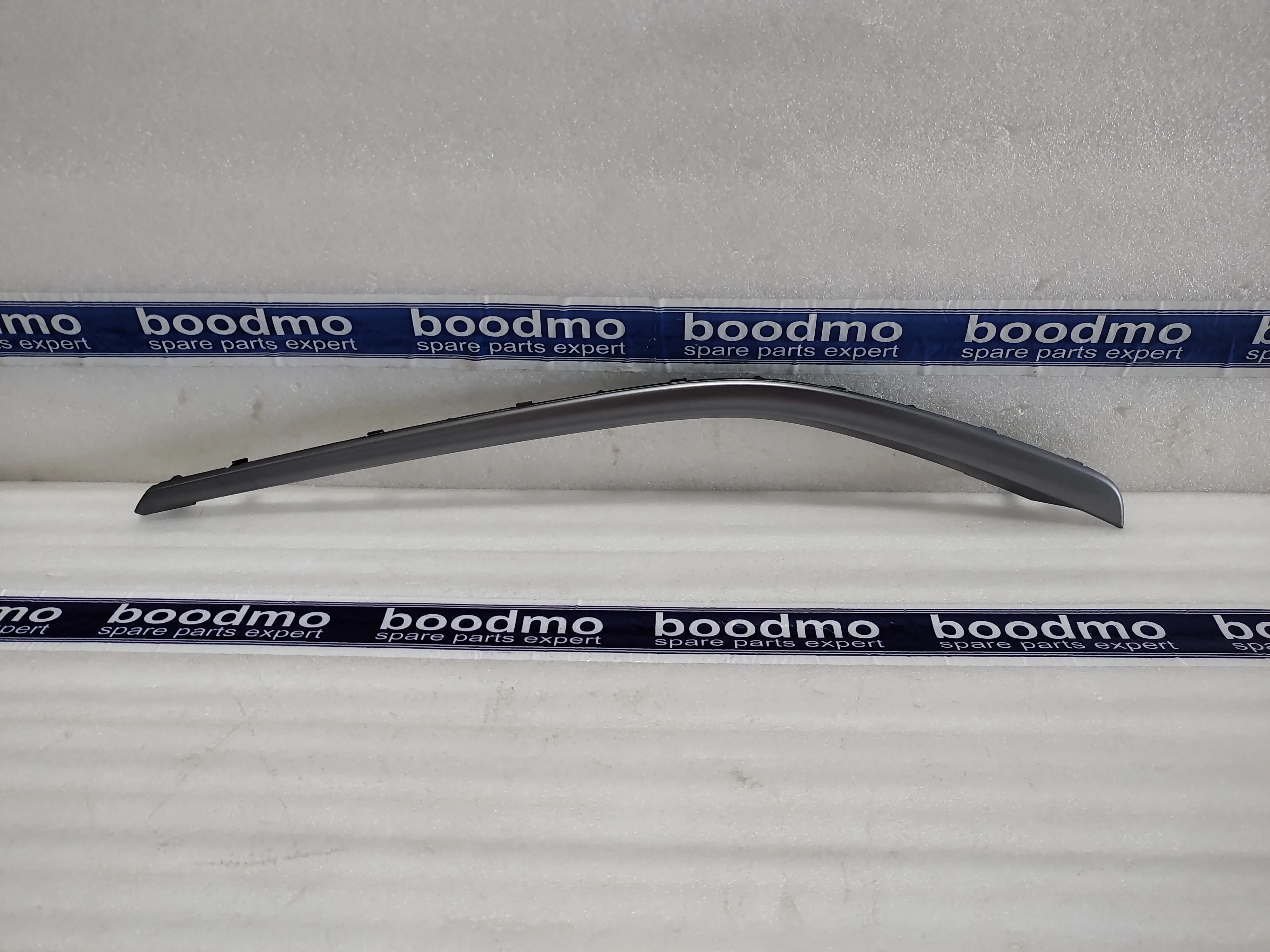 GARNISH,FR DOOR TRIM,L: MARUTI SUZUKI 83727M66T20-QMC