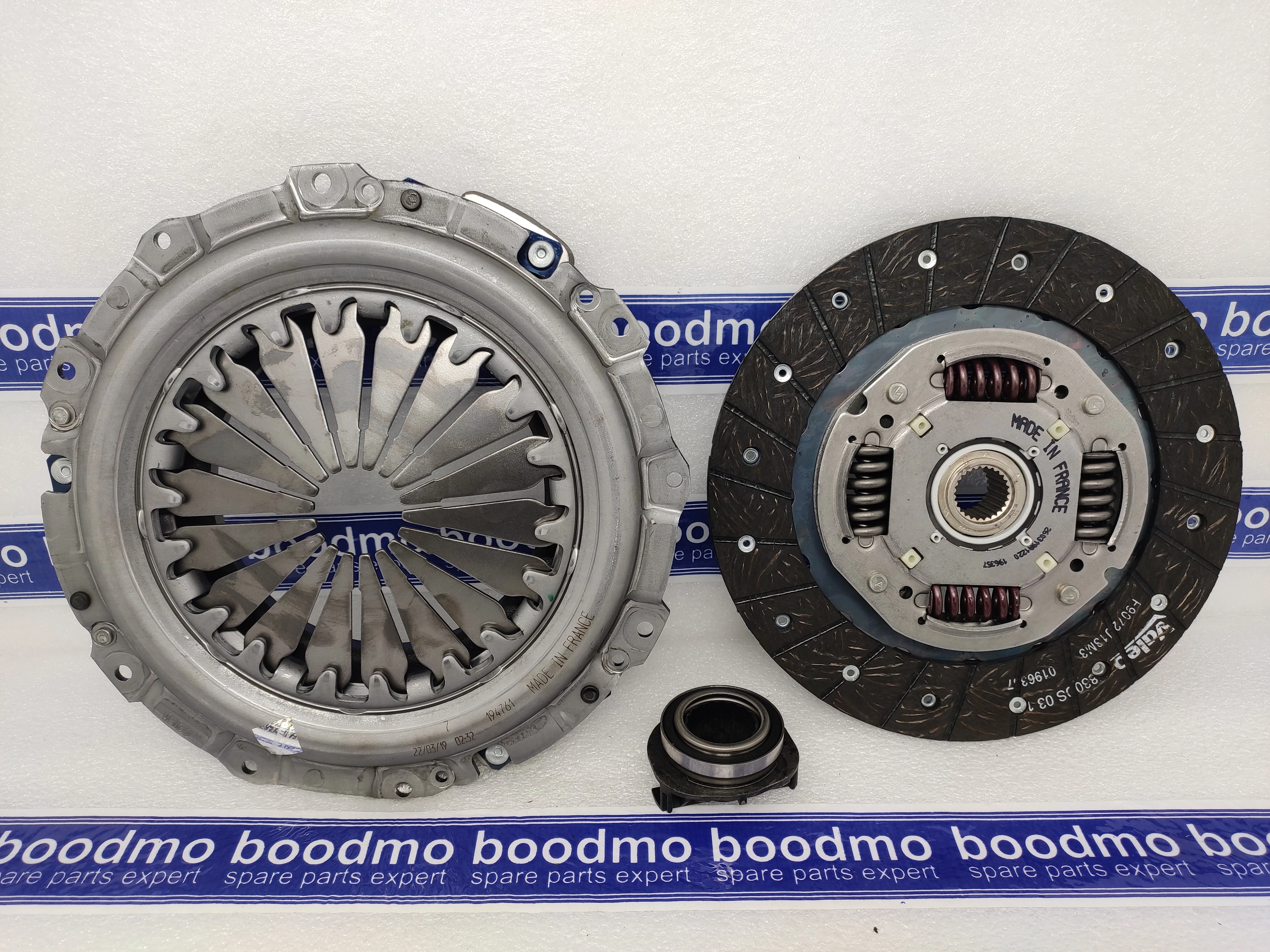 Clutch Kit (Disc+Pressure Plate+Bearing): VALEO 1600 -compatibility,  features, prices. boodmo
