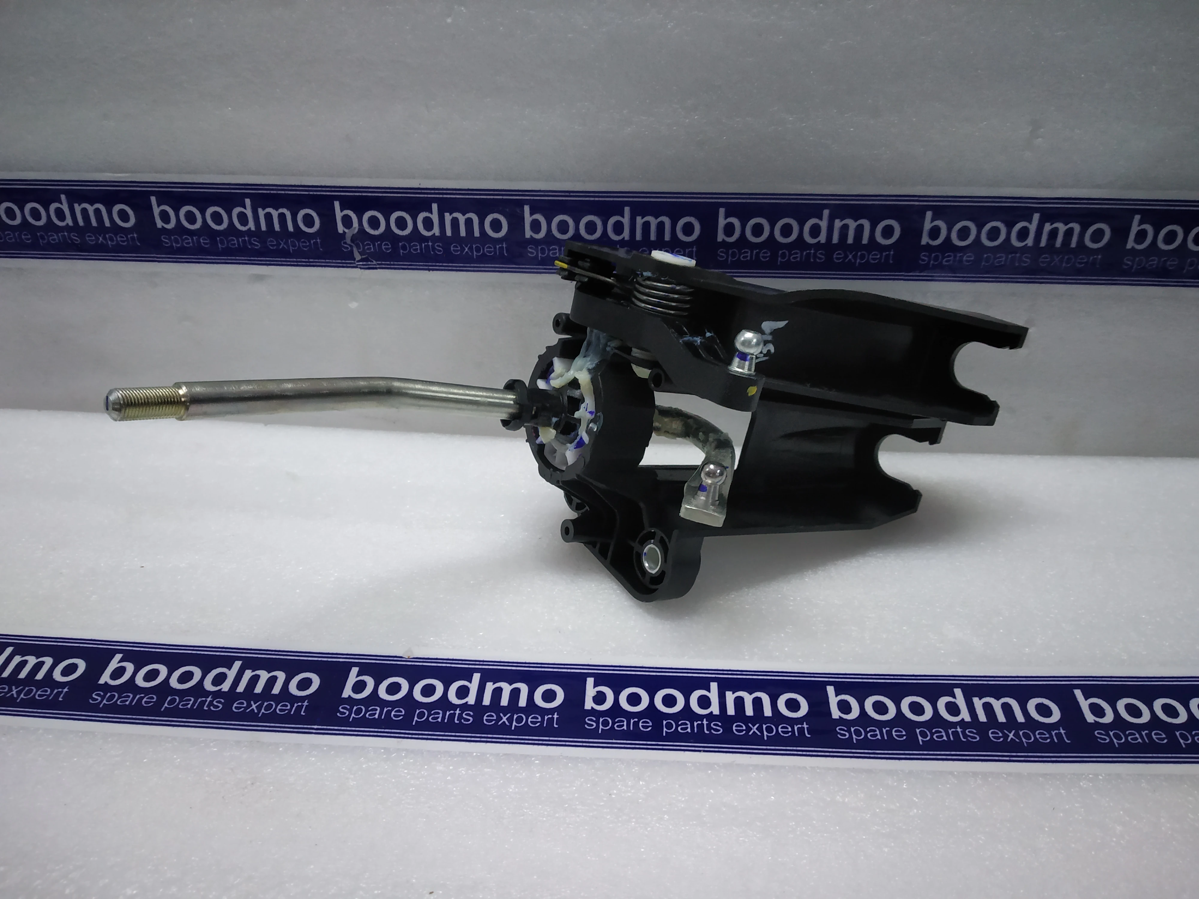 GEAR SHIFTER LEVER MECHANISM ASSY: MAHINDRA 0706AAF00651N