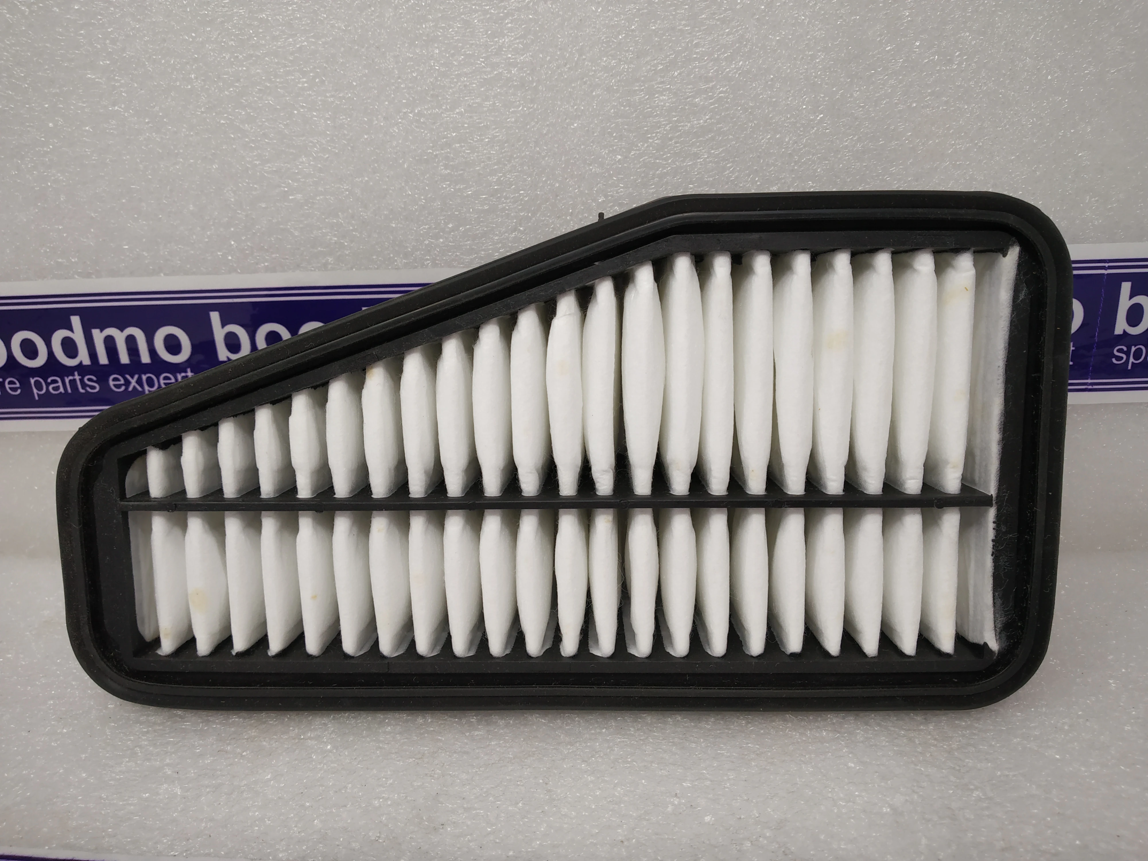 Air Filter: MAHLE ORIGINAL LX 4420 -compatibility, features