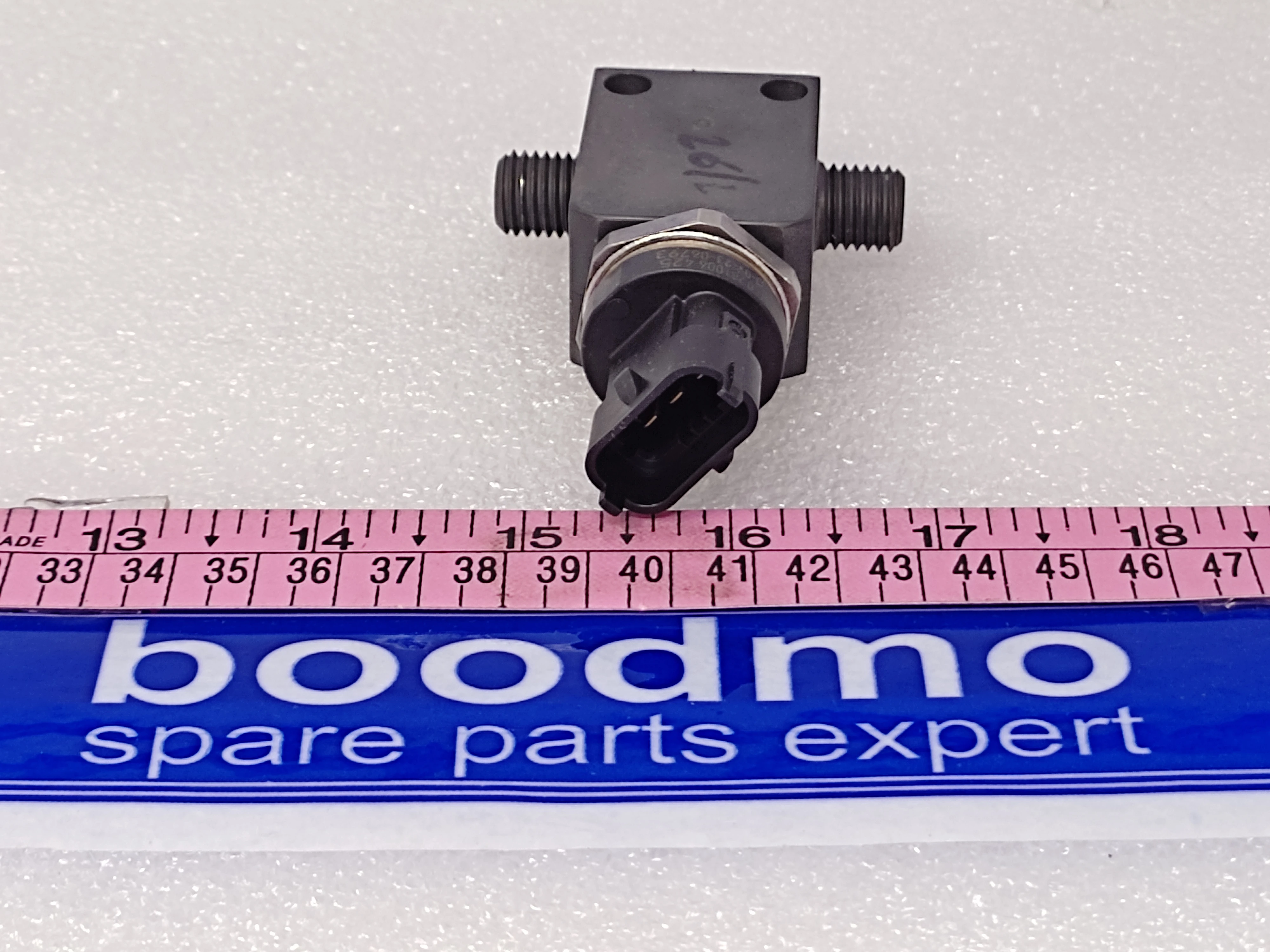 BLOCK ASSYFUEL DISTRIBUTOR: MARUTI SUZUKI 15730M83M00